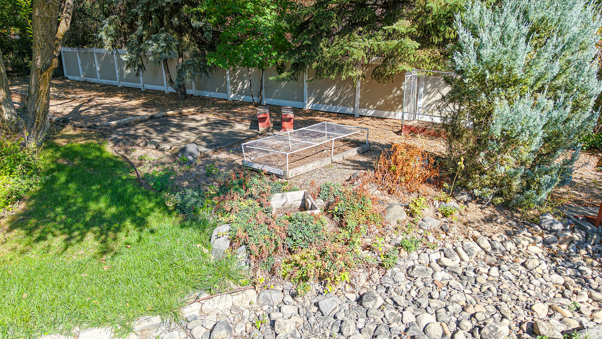 SPRING MOUNTAIN - Residential