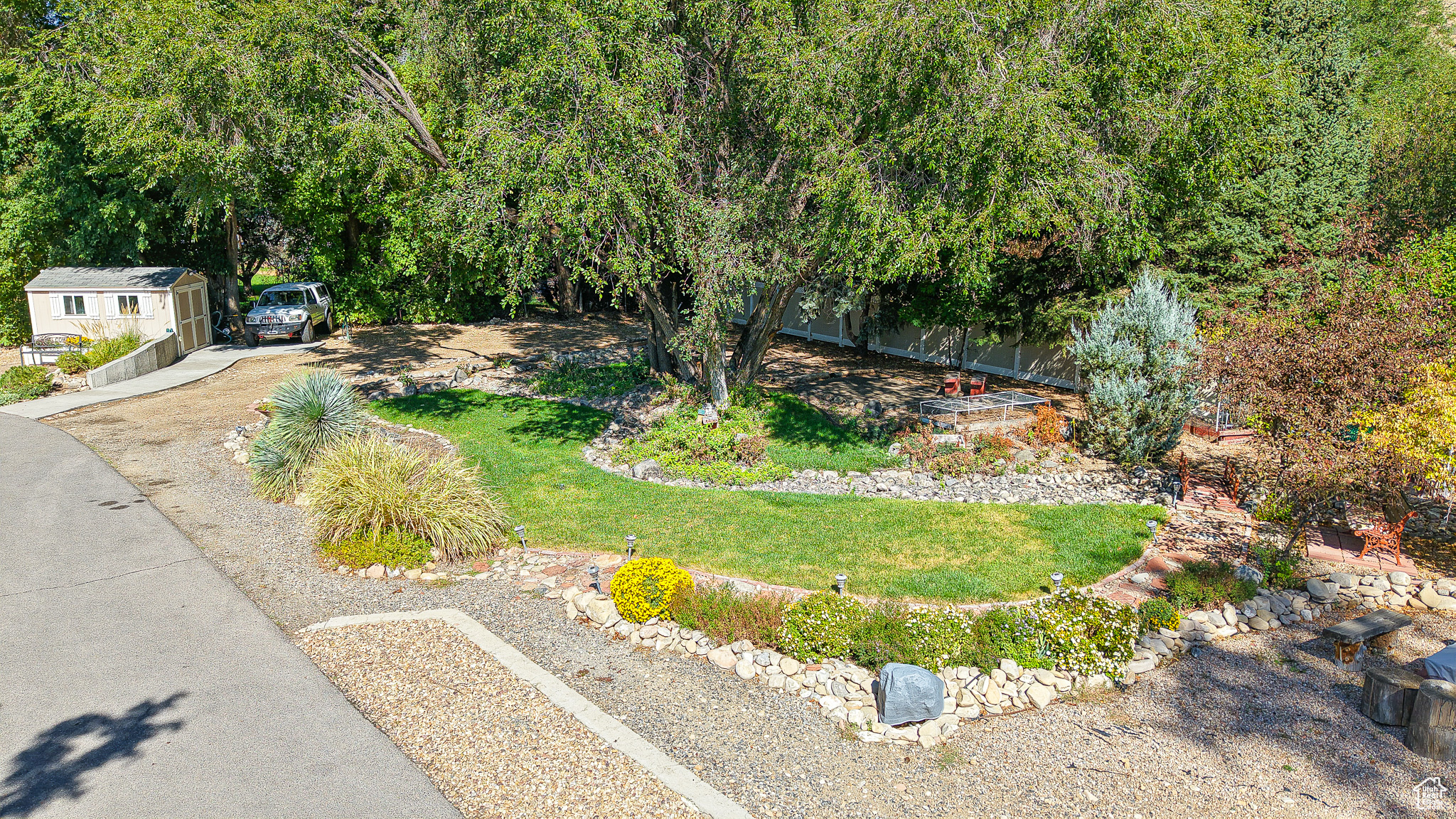 SPRING MOUNTAIN - Residential
