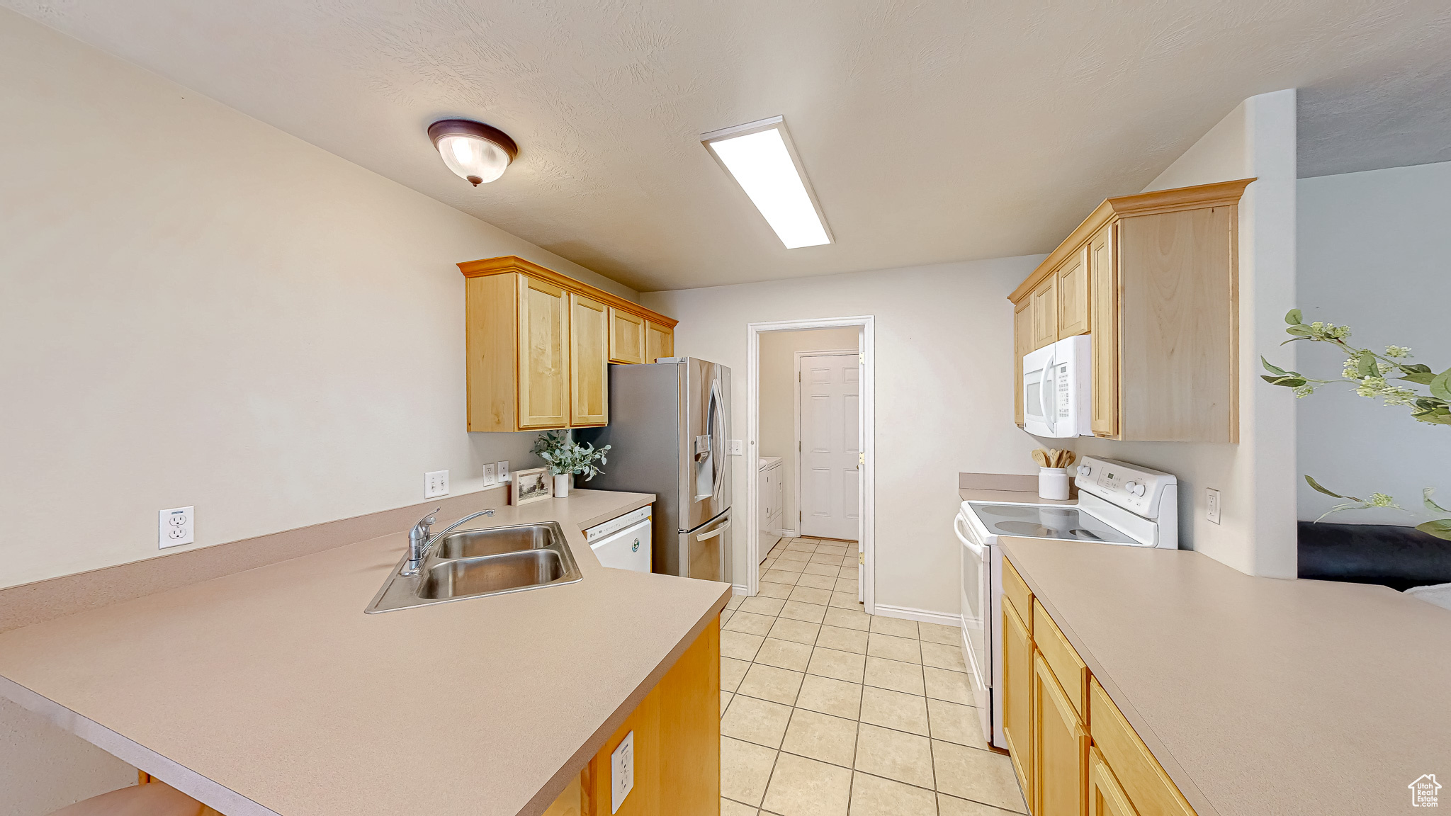 SPRING MOUNTAIN - Residential