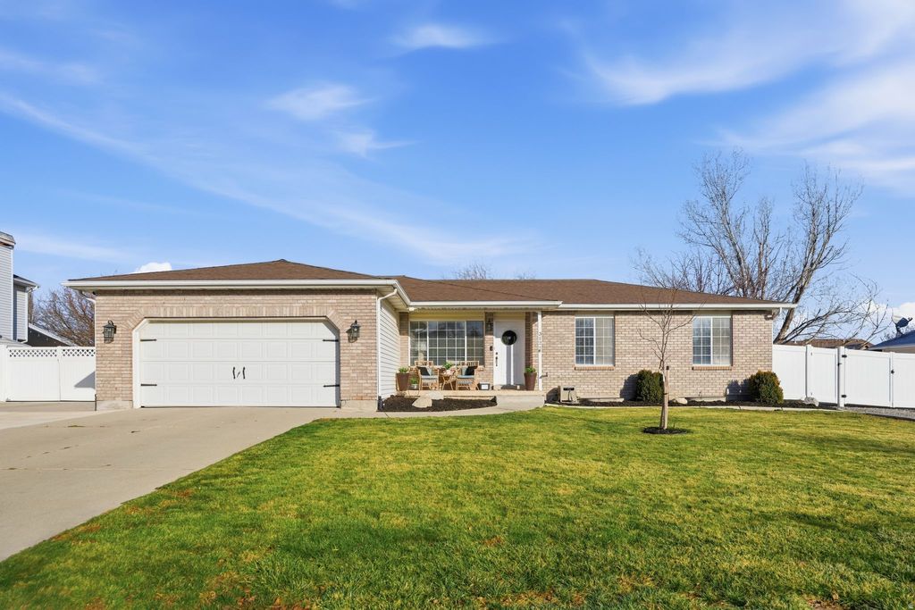 Photo of 3124 W ELMWOOD DR, Riverton, UT 84065 (MLS # 2131171)