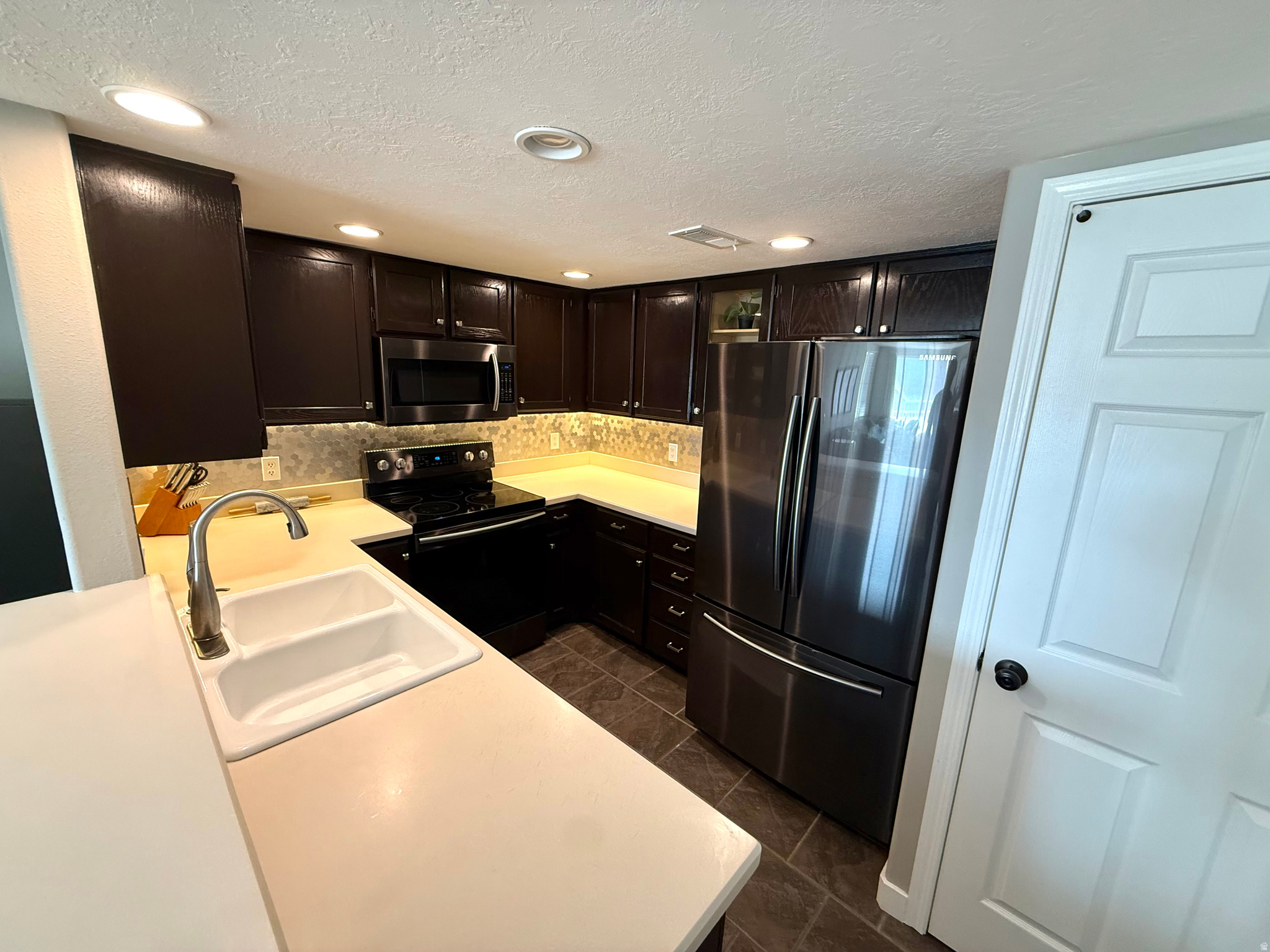 MEADOWS CONDOS - Residential