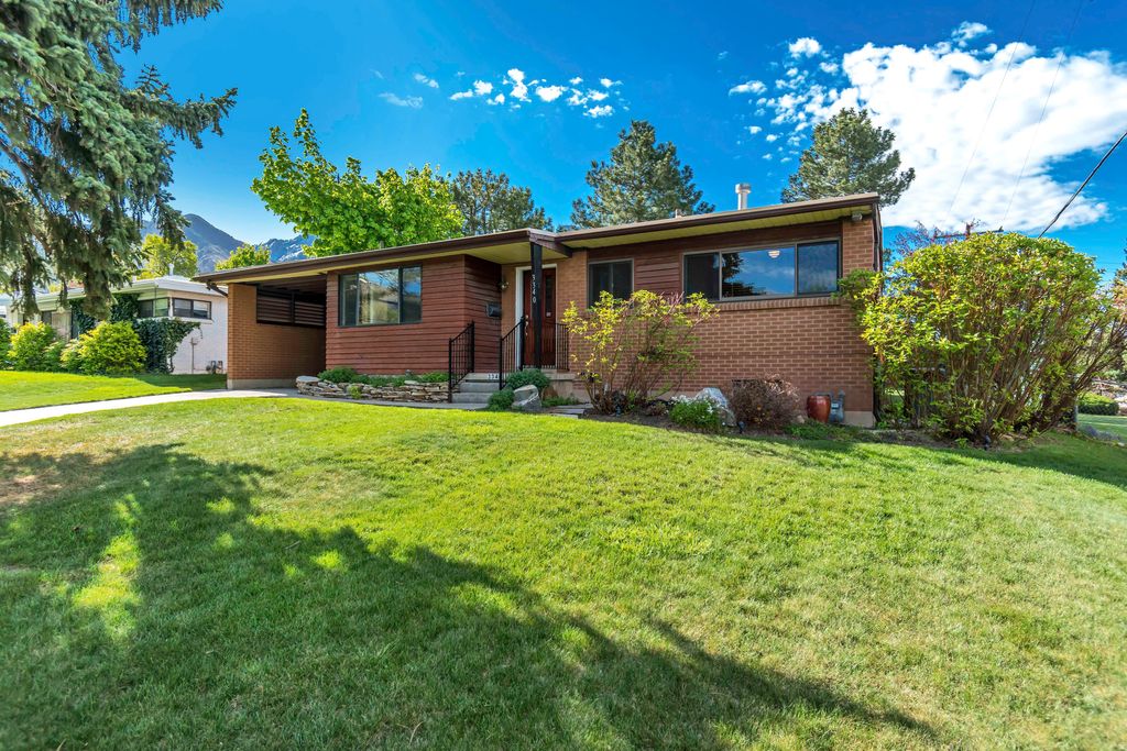 Photo of 3340 E DEL VERDE AVE, Salt Lake City, UT 84109 (MLS # 2152297)