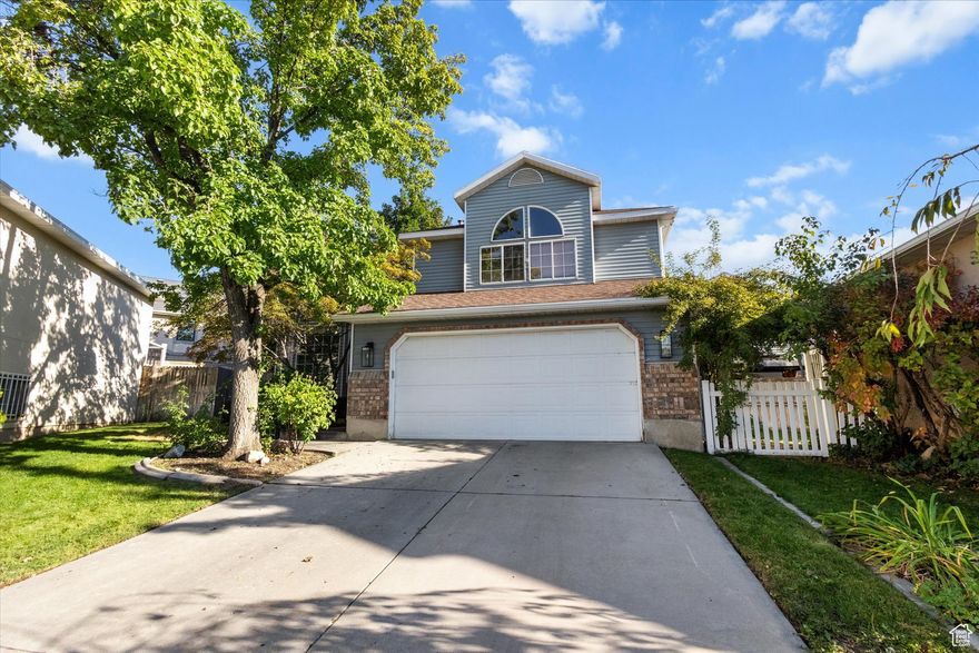 PRICED BELOW MARKET VALUE FOR QUICK SALE. Alta Cove at Willow in East Sandy is a highly desirable neighborhood with top schools, a quiet cul-de-sac, mature trees, mountain views, and a beautiful patio. This 3 bdr/ 3 bth has an open floor plan filled with natural light. Features include a newer roof, newer furnace, extra-large water heater, new kitchen windows, including newer cabinets and countertops, updated bathroom, new tile and new engineered hardwood floors. Priced below market for a quick sale. Minutes to freeway and just 25 min to downtown, airport, and ski resorts. Walking distance to shops and restaurants. Square footage figures are provided as a courtesy estimate only and were obtained from SALT LAKE COUNTY.  Buyer is advised to obtain an independent measurement.