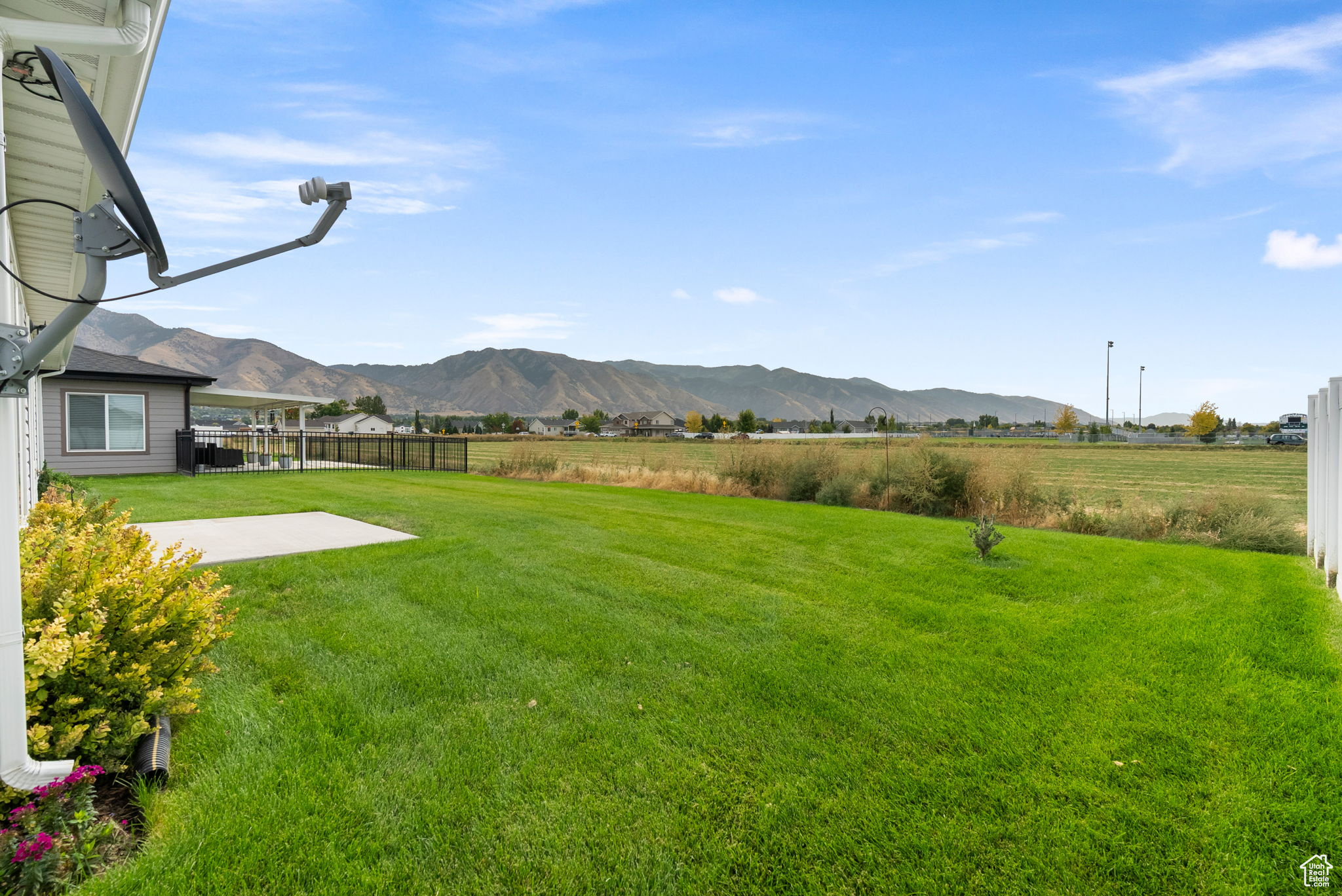 THE COVE AT HYDE PARK - Residential