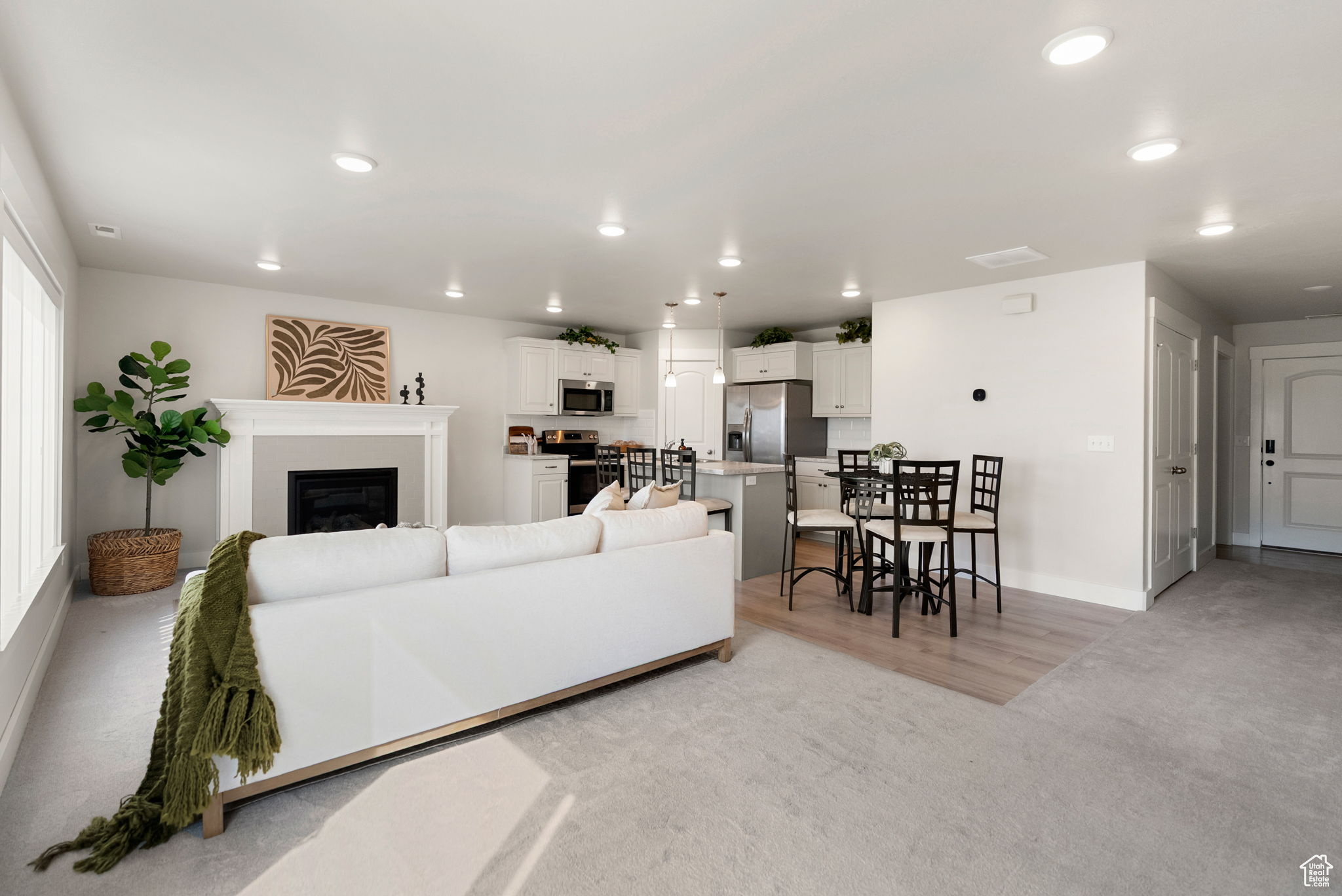 THE COVE AT HYDE PARK - Residential