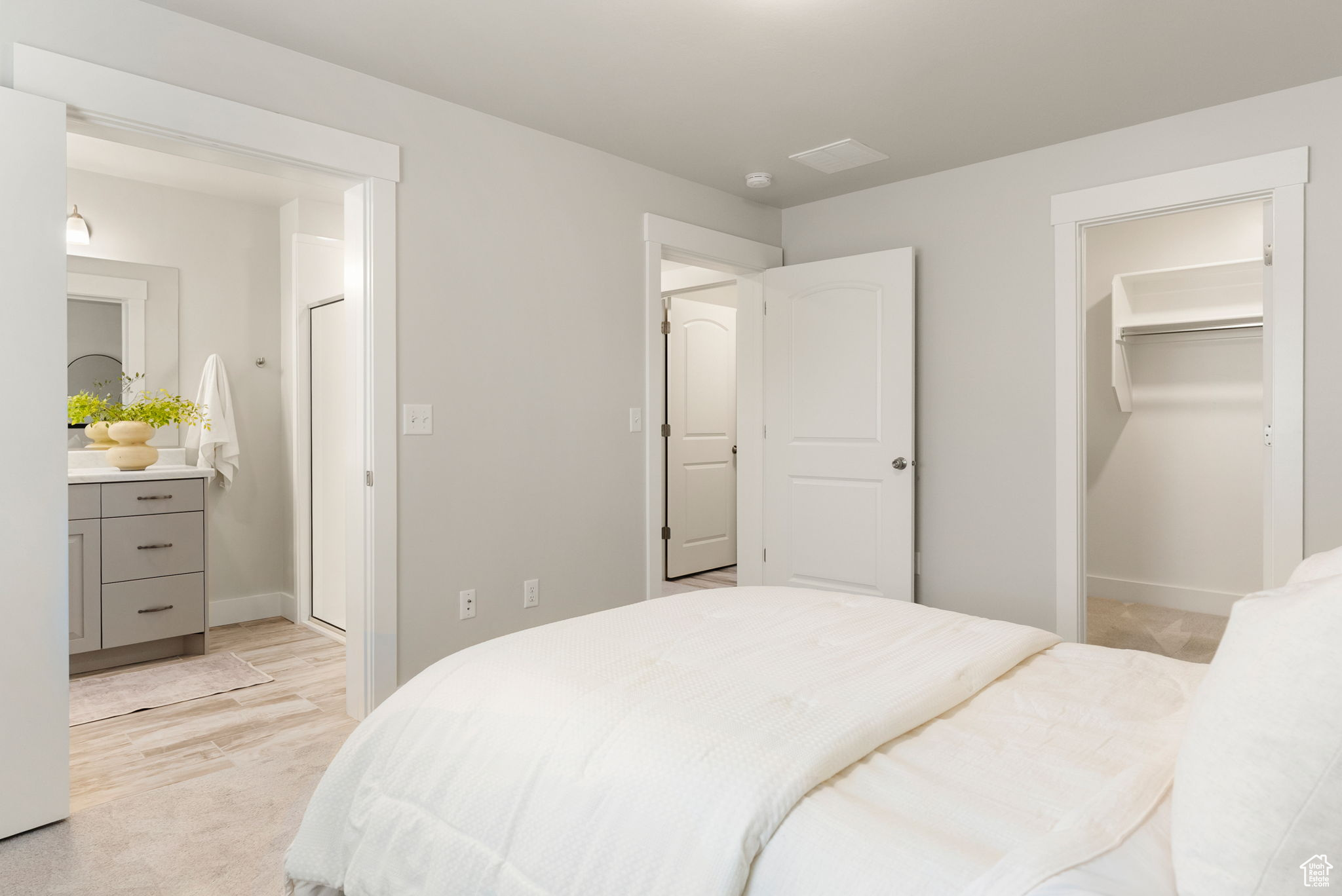 THE COVE AT HYDE PARK - Residential