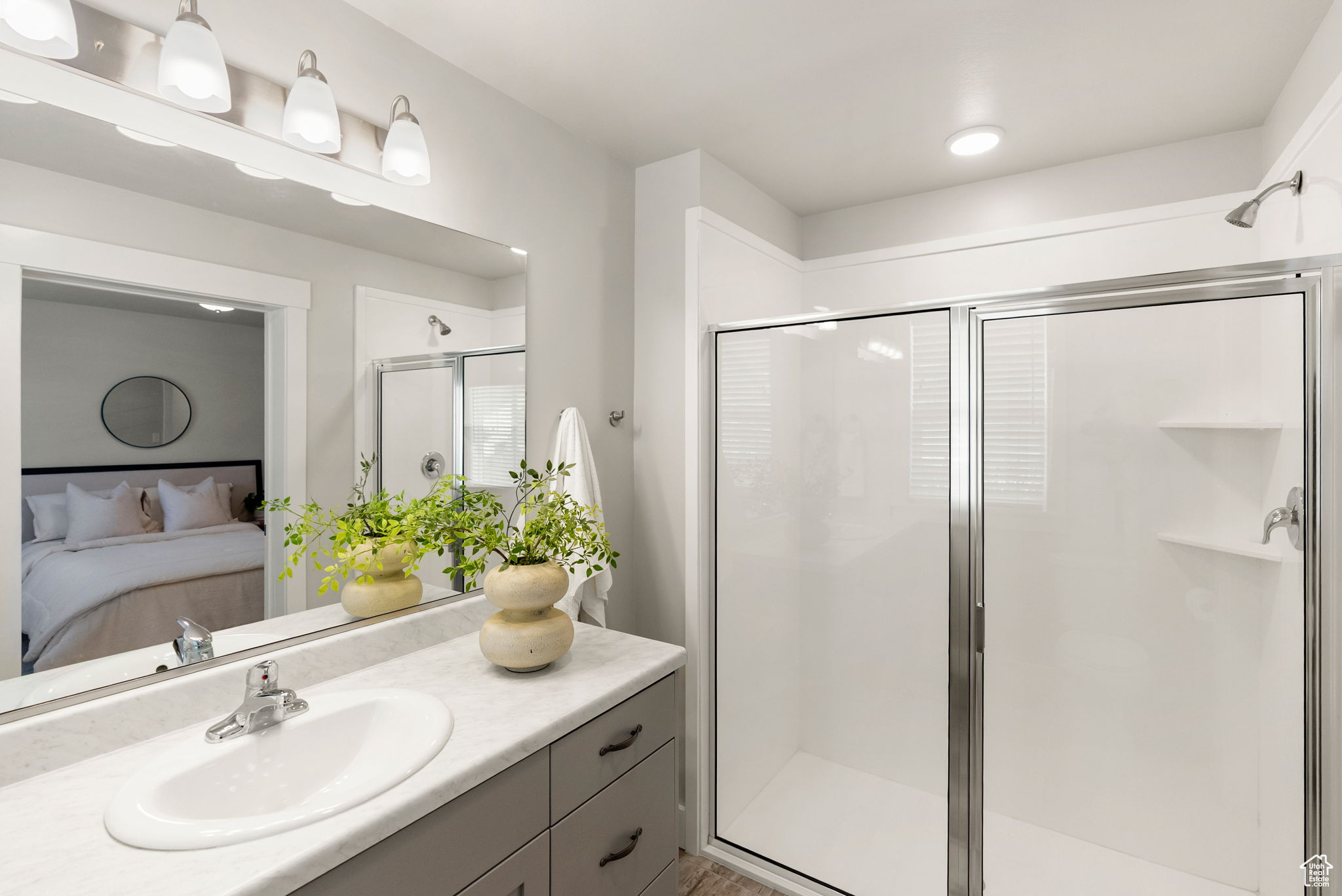 THE COVE AT HYDE PARK - Residential