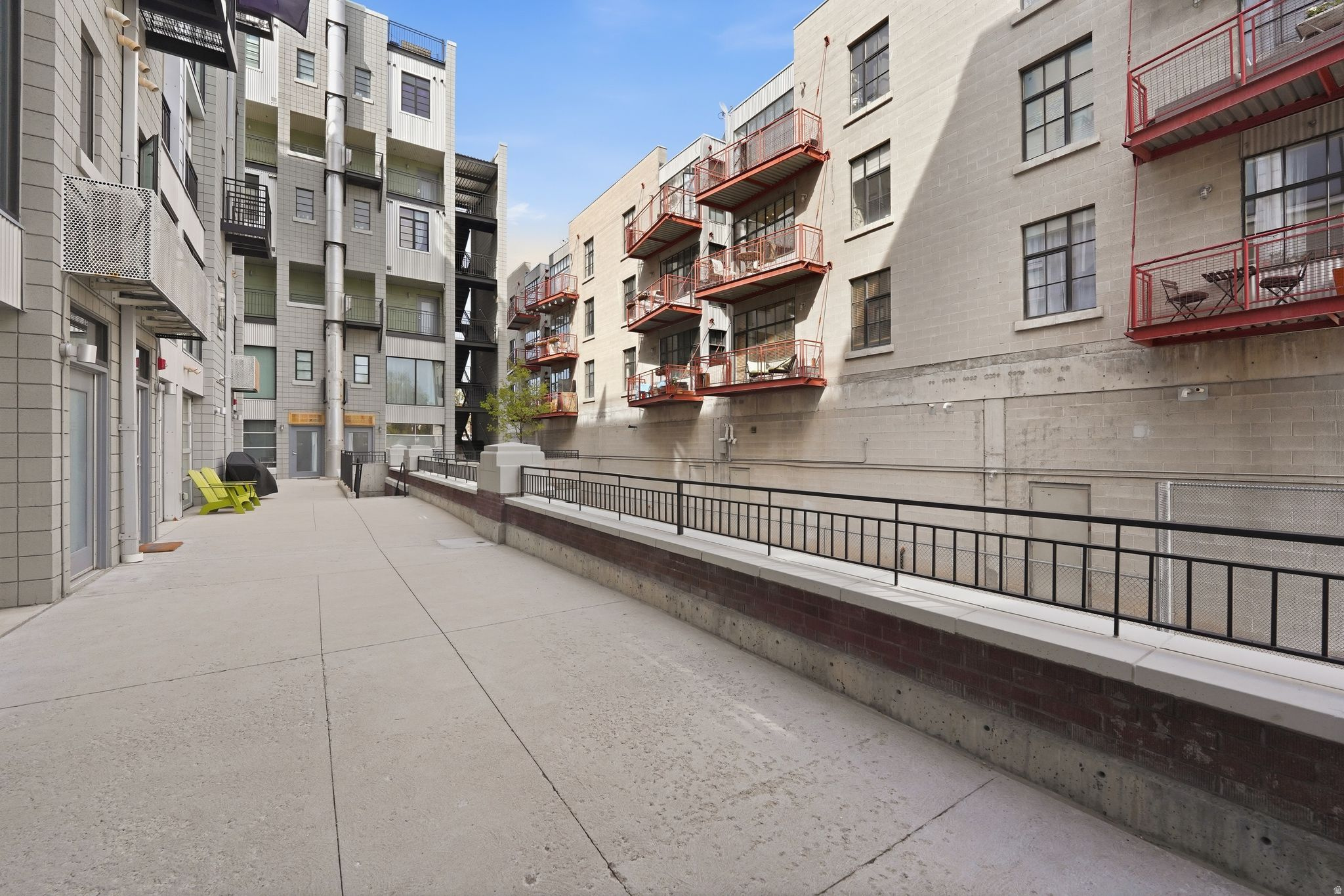 BROADWAY PARK LOFTS - Residential