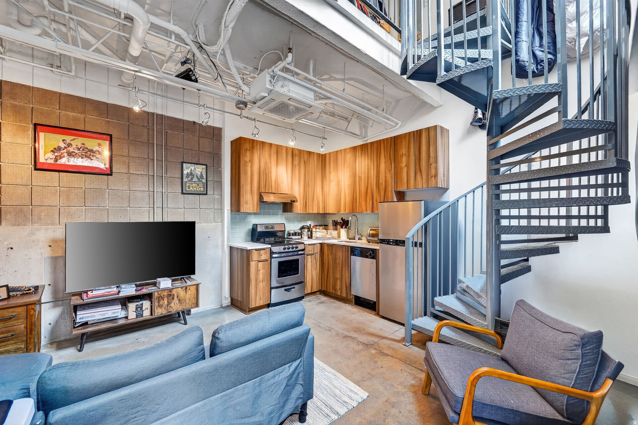 BROADWAY PARK LOFTS - Residential