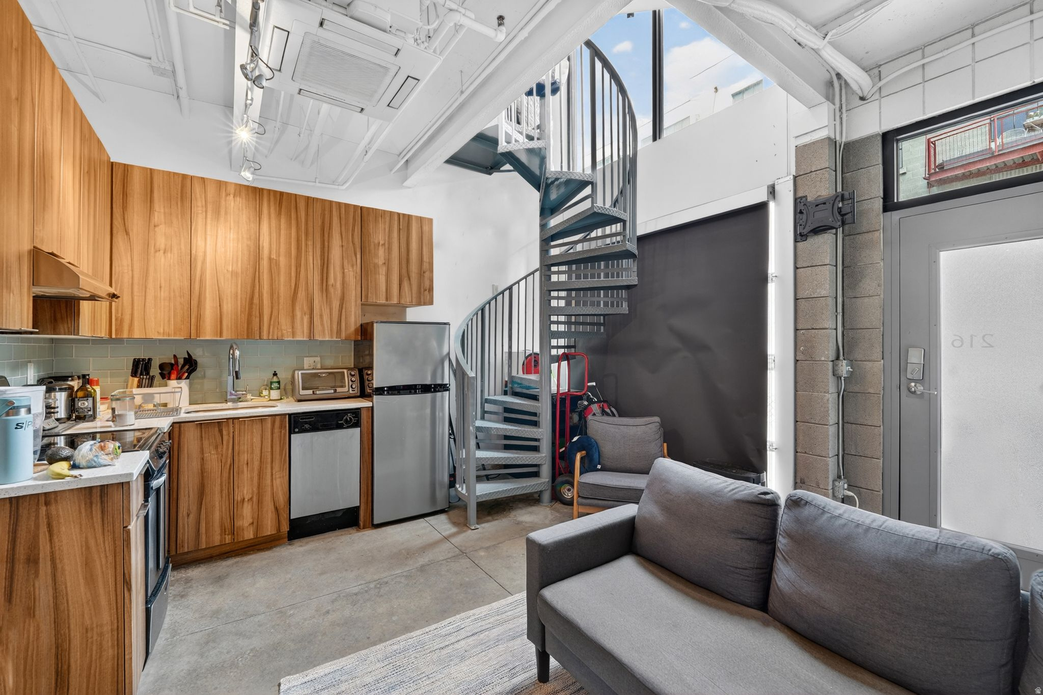 BROADWAY PARK LOFTS - Residential