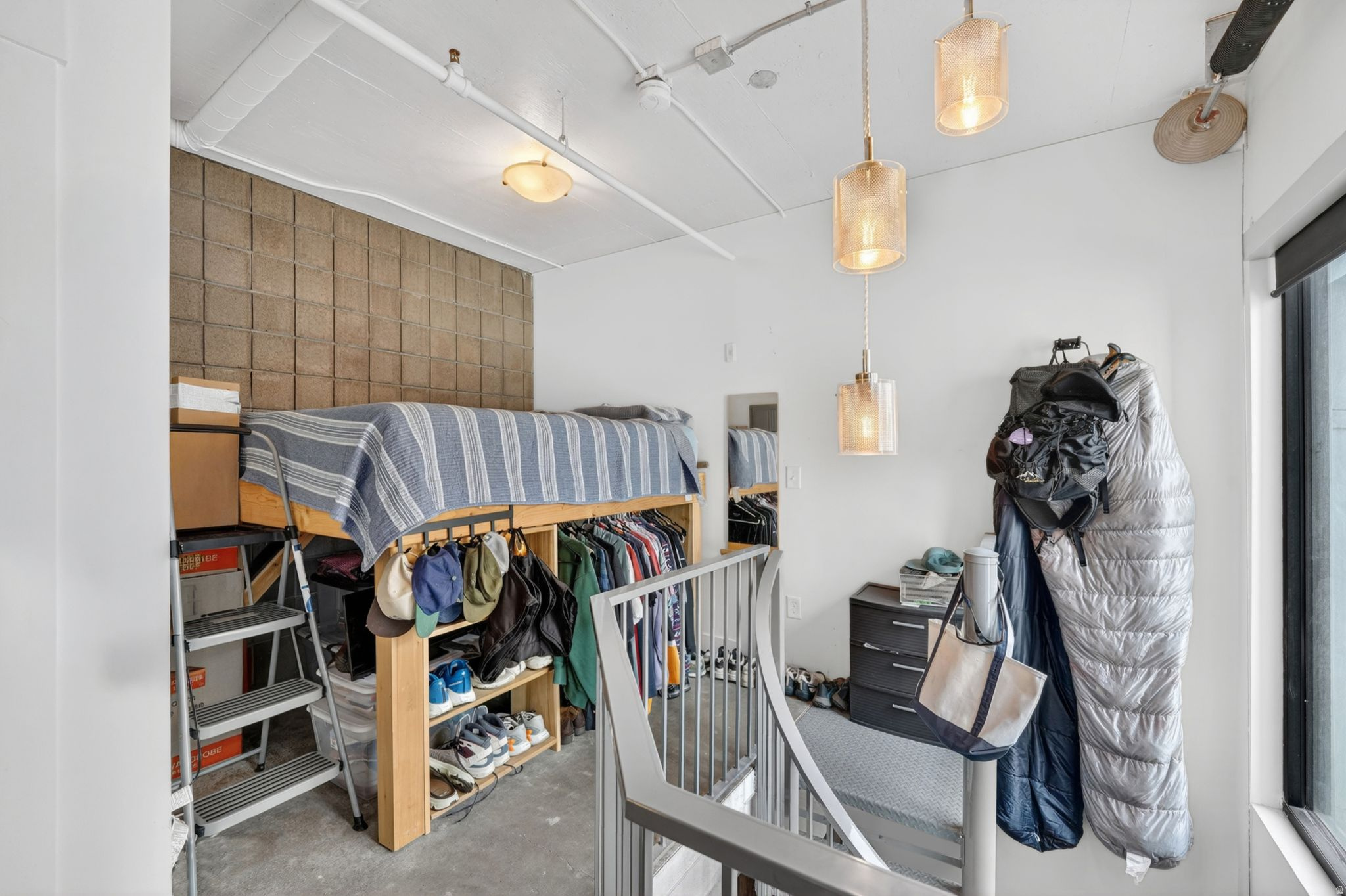 BROADWAY PARK LOFTS - Residential