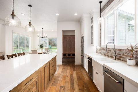 Tiny photo for 594 E 1000 N, Mapleton, UT 84664 (MLS # 2144063)