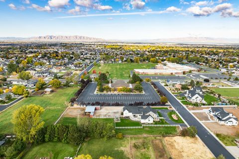 Tiny photo for 594 E 1000 N, Mapleton, UT 84664 (MLS # 2144063)
