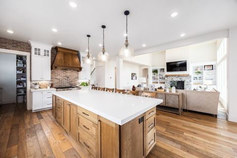 Tiny photo for 594 E 1000 N, Mapleton, UT 84664 (MLS # 2144063)