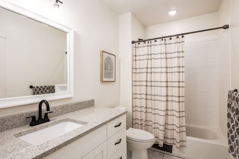 Tiny photo for 594 E 1000 N, Mapleton, UT 84664 (MLS # 2144063)