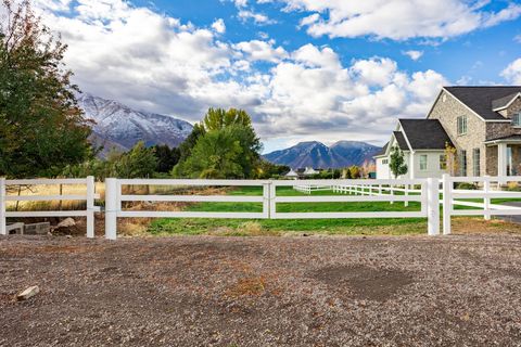 Tiny photo for 594 E 1000 N, Mapleton, UT 84664 (MLS # 2144063)