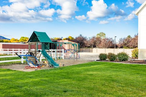 Tiny photo for 594 E 1000 N, Mapleton, UT 84664 (MLS # 2144063)