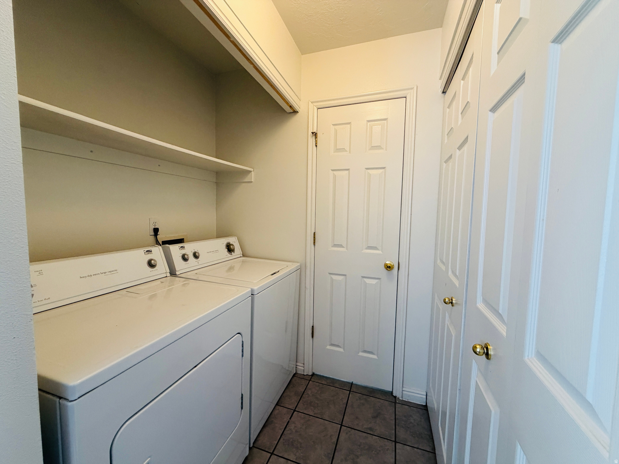 HIDDEN OAKS - Residential