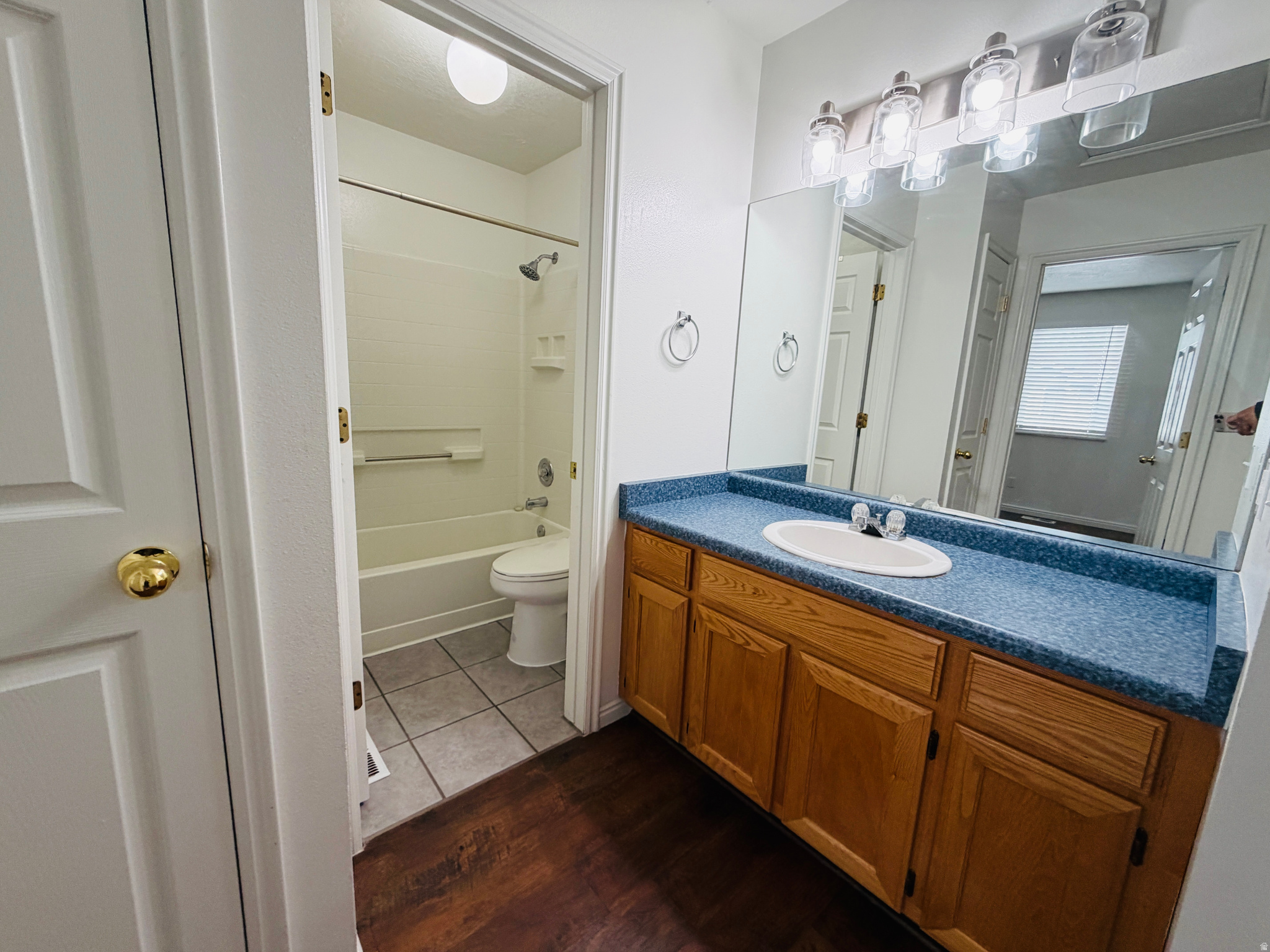 HIDDEN OAKS - Residential