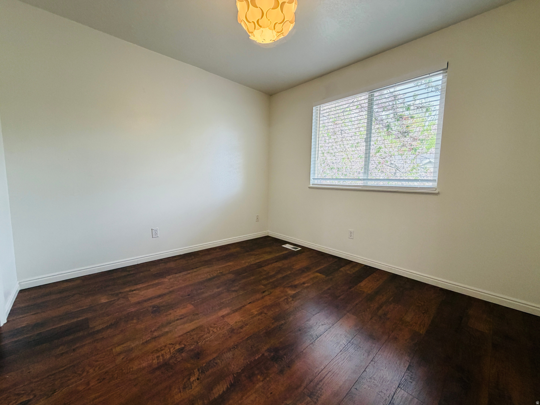 HIDDEN OAKS - Residential