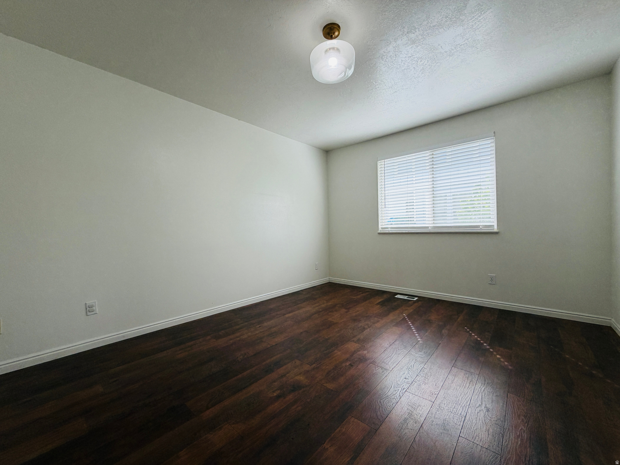 HIDDEN OAKS - Residential