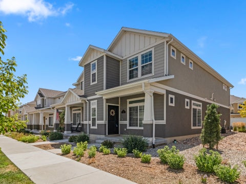 Photo of 188 E HAMILTON ROW, Saratoga Springs, UT 84045 (MLS # 2182729)