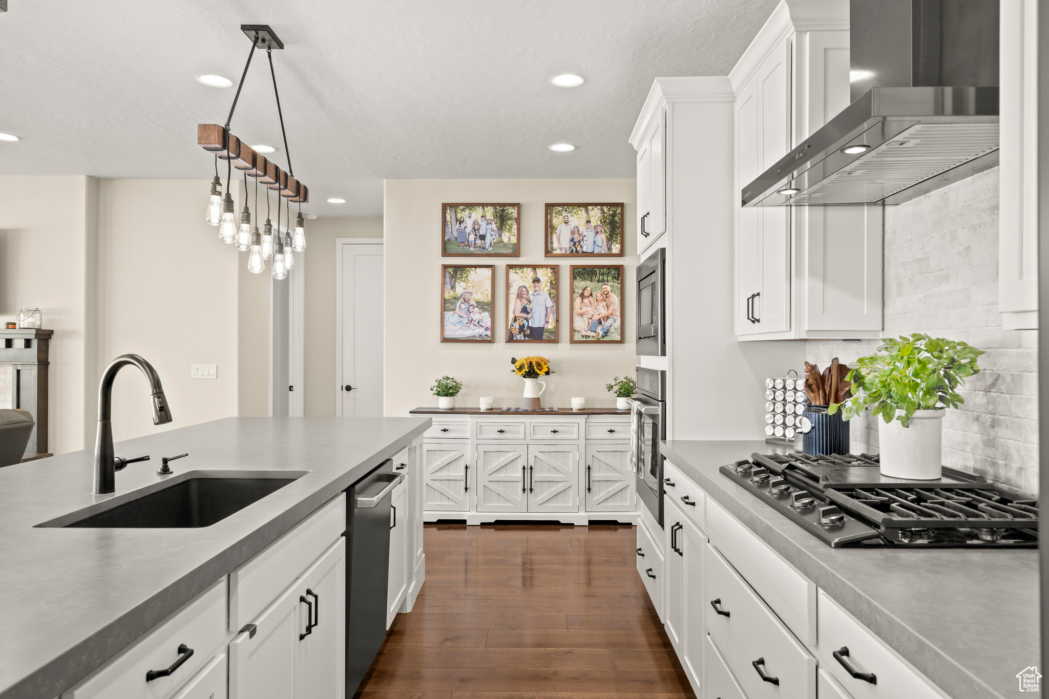 RIDGEVIEW ESTATES - Residential