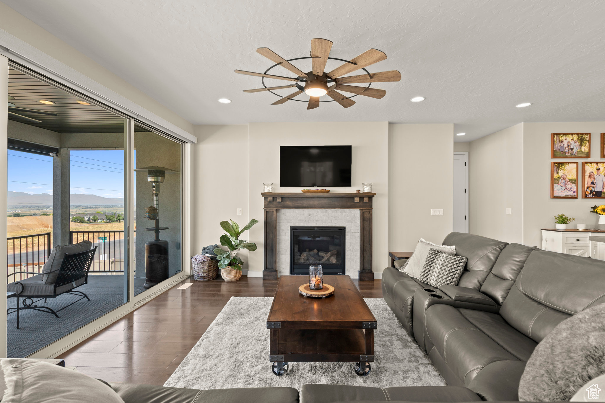 RIDGEVIEW ESTATES - Residential