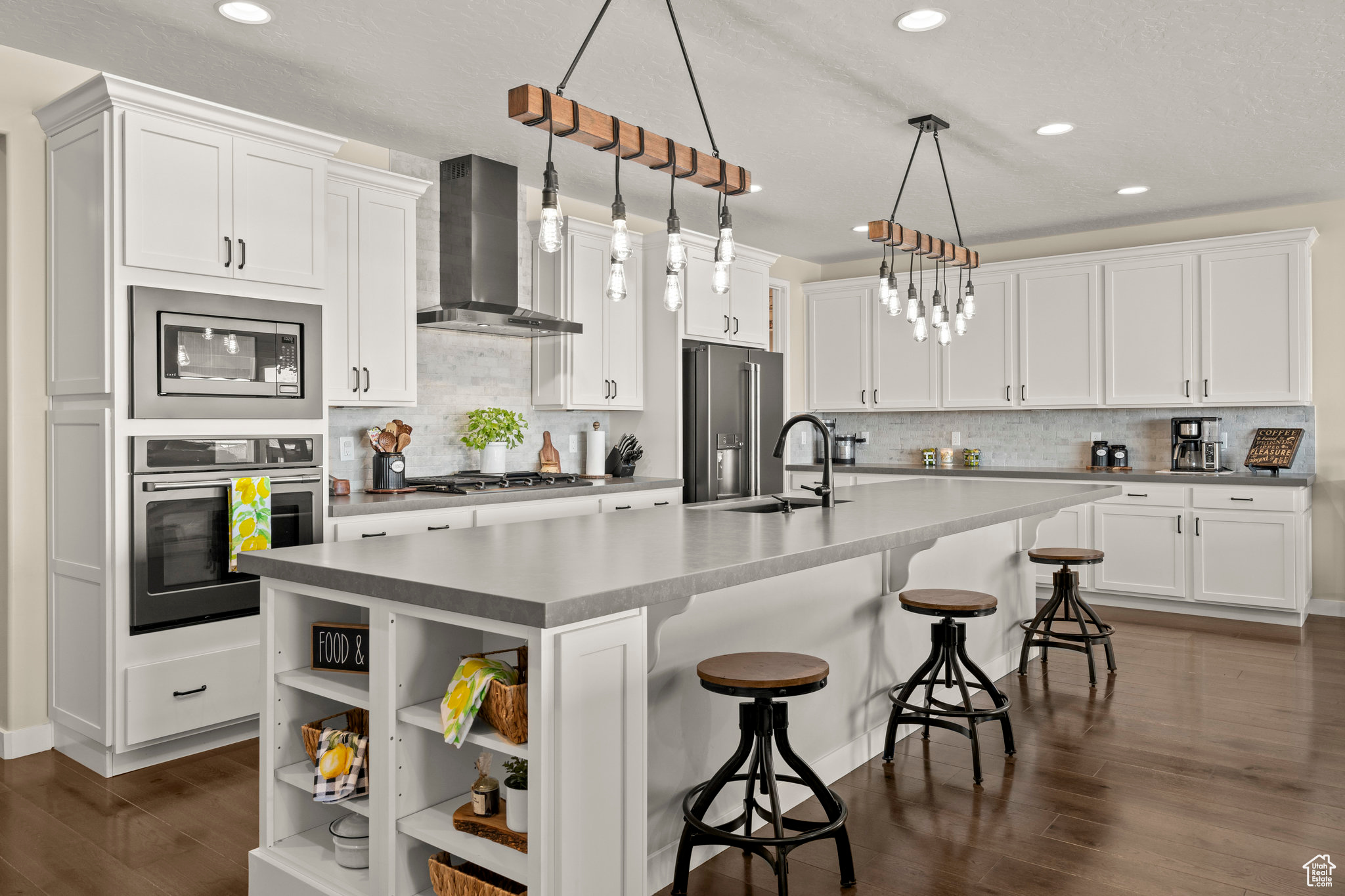 RIDGEVIEW ESTATES - Residential