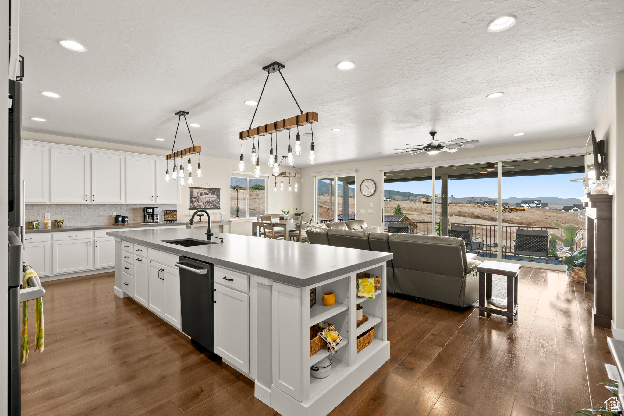 RIDGEVIEW ESTATES - Residential