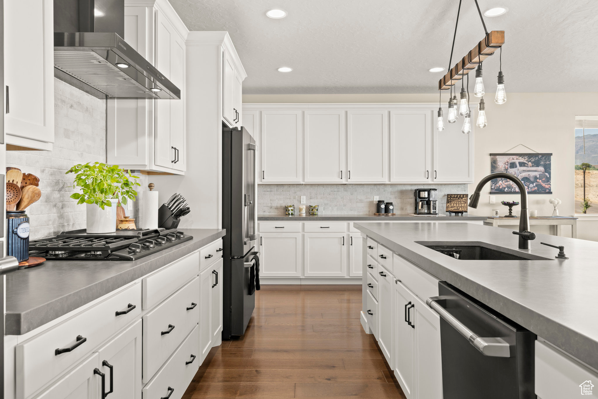 RIDGEVIEW ESTATES - Residential