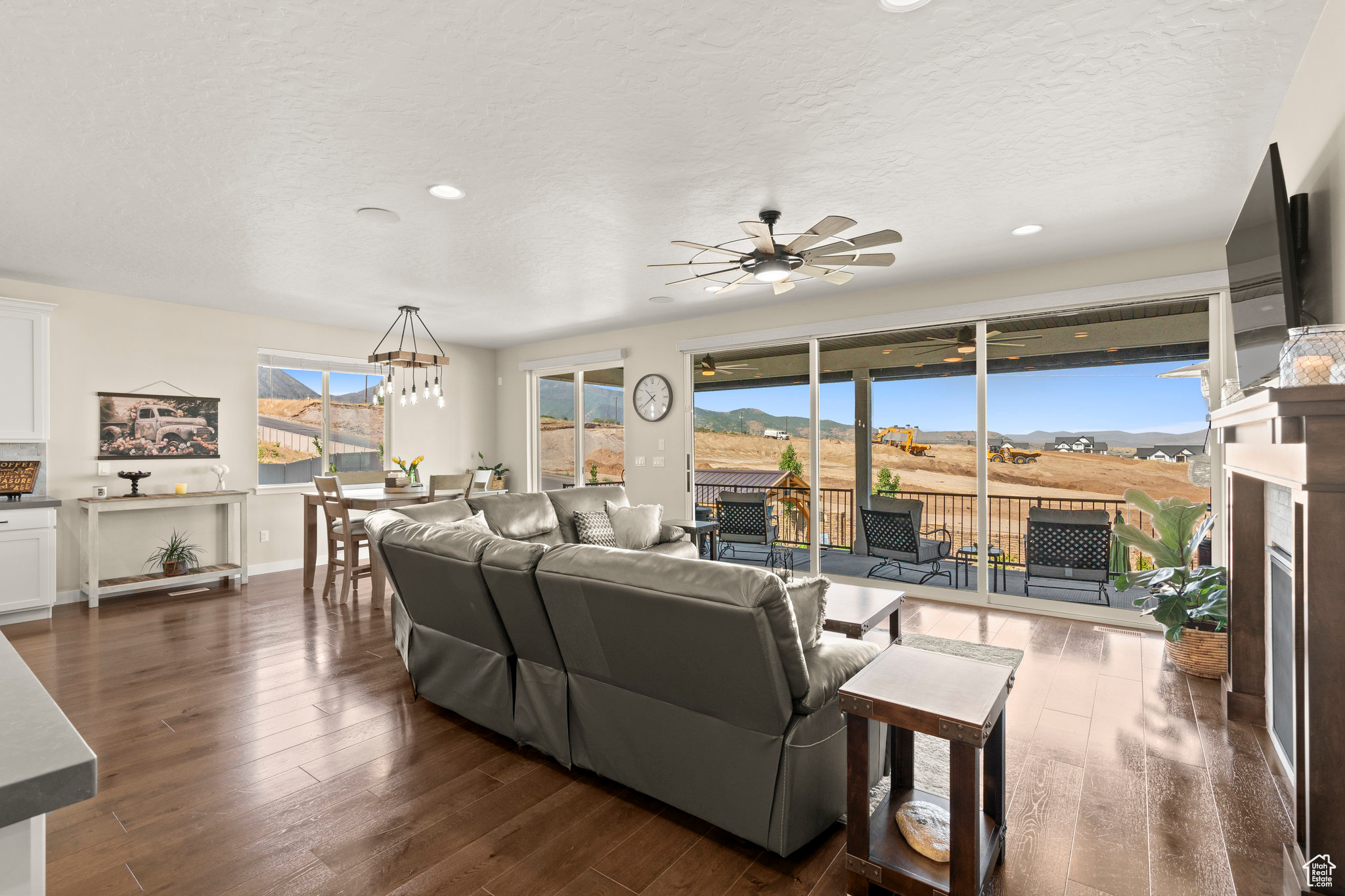 RIDGEVIEW ESTATES - Residential