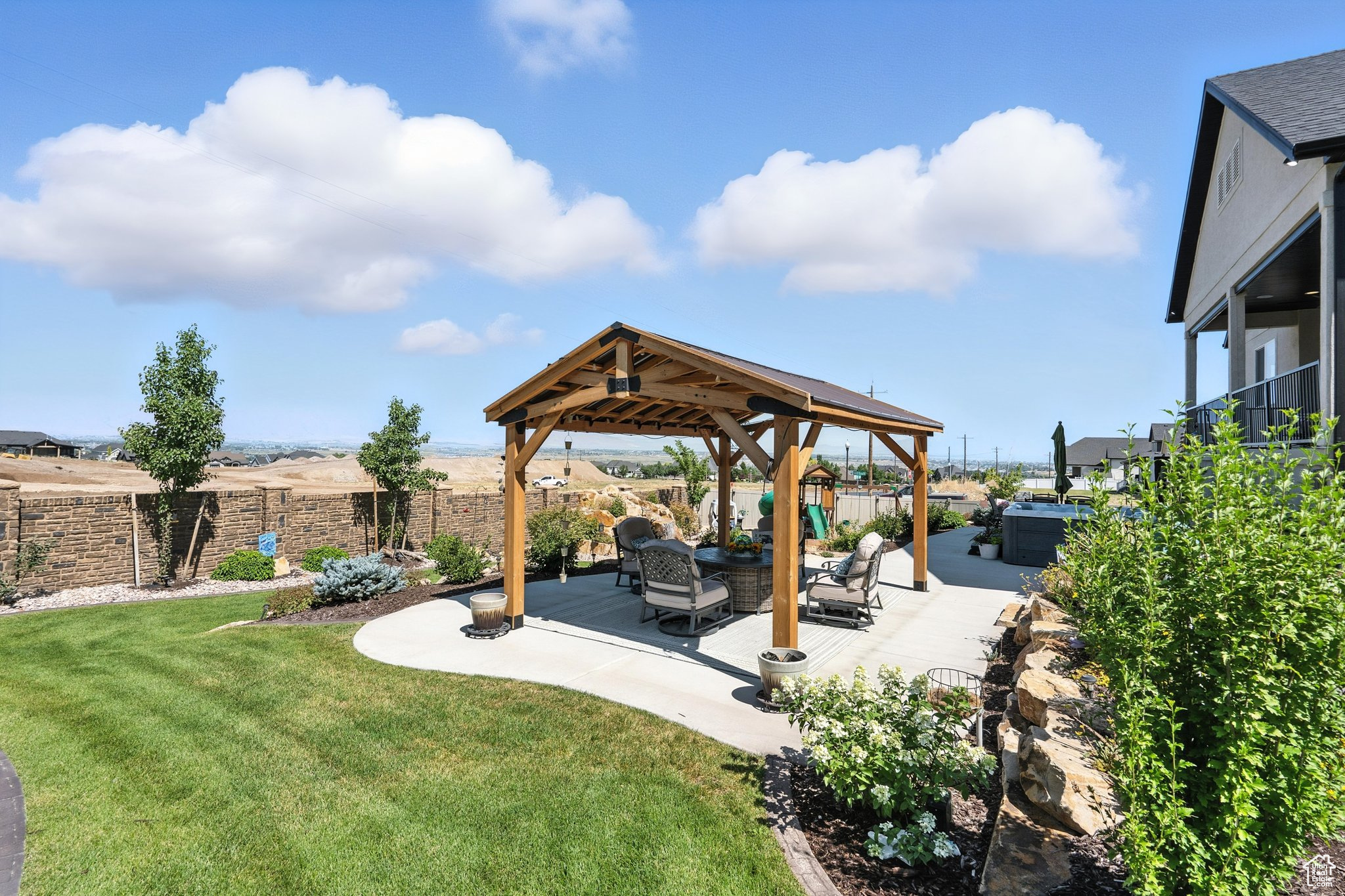 RIDGEVIEW ESTATES - Residential