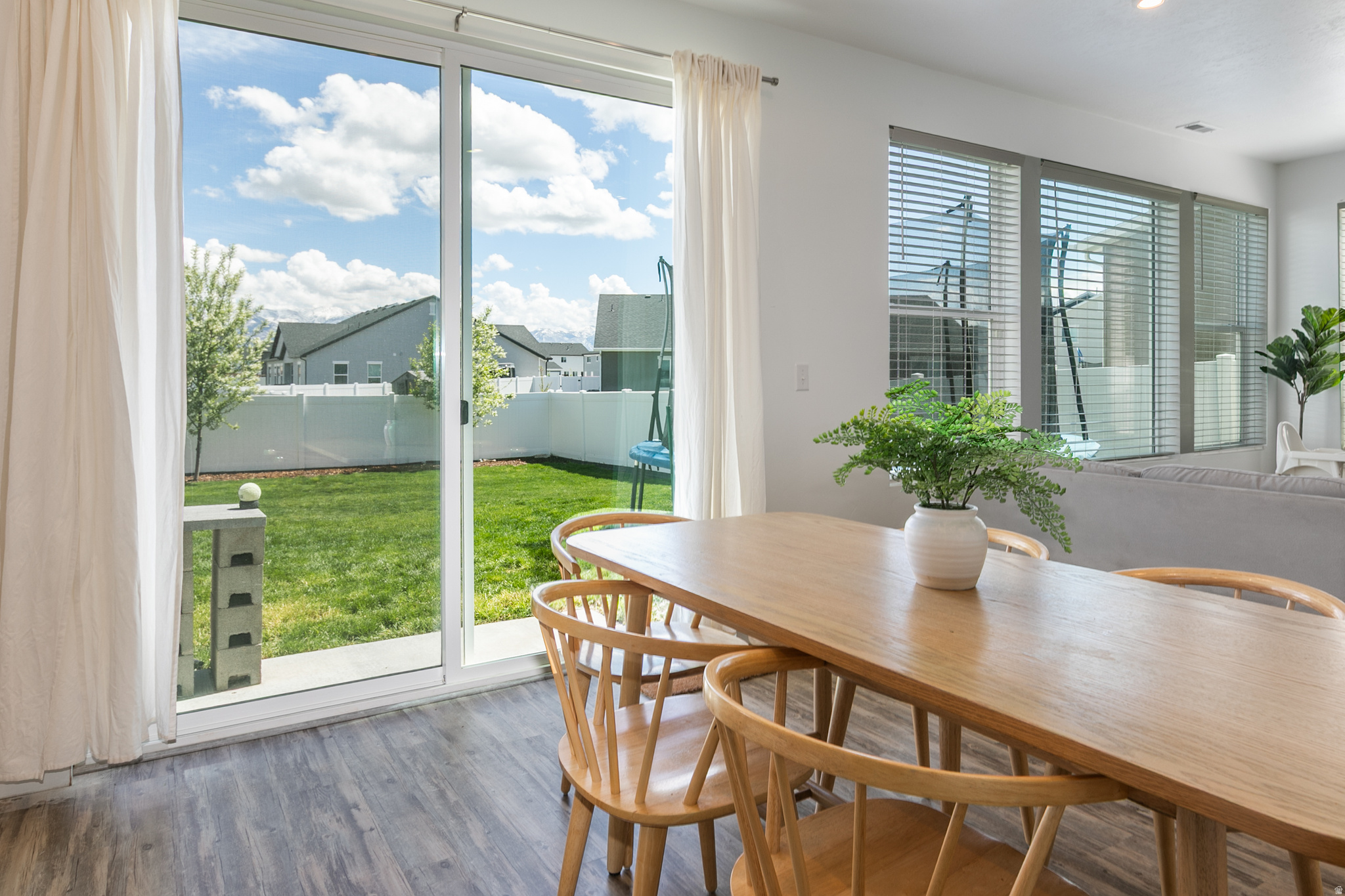 THE FIELDS - Residential