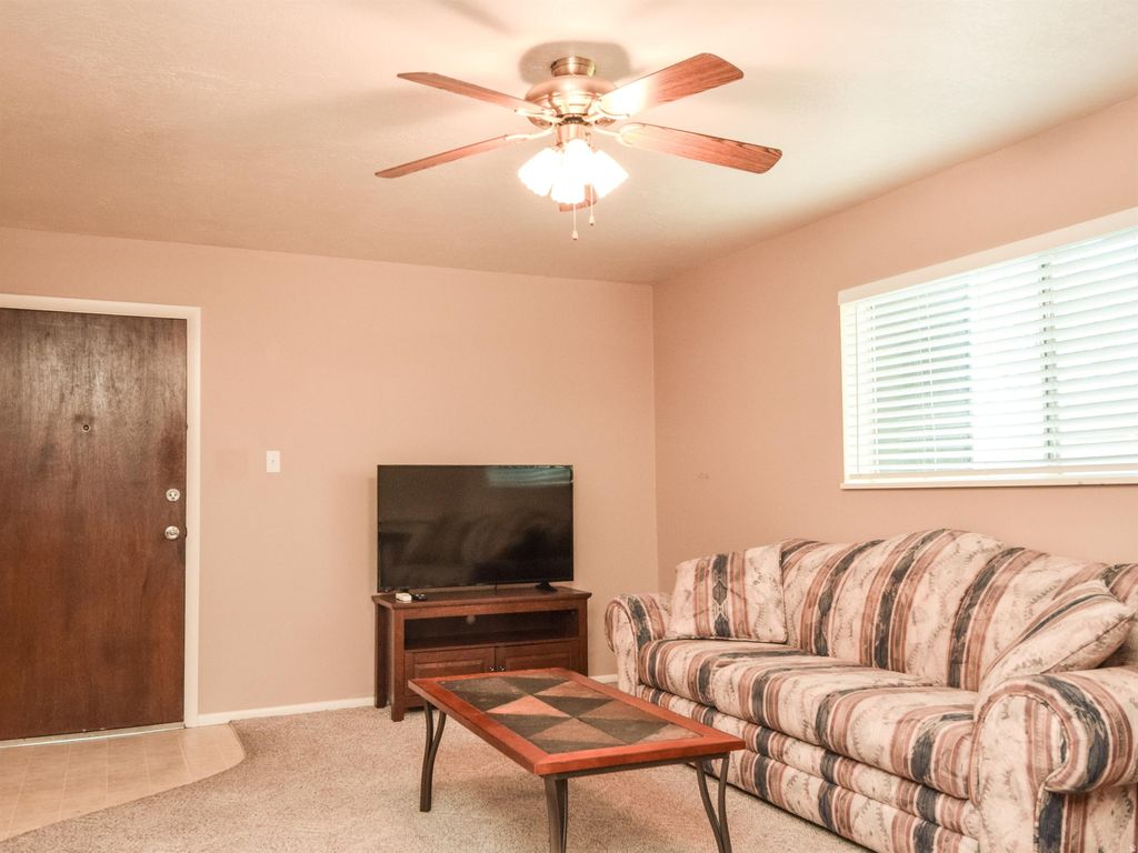 Photo of 240 E 400 N #26, Logan, UT 84321 (MLS # 2140528)