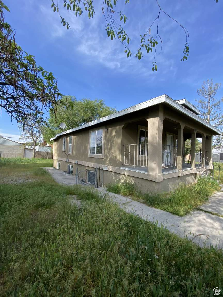 1670 W CRYSTAL AVE