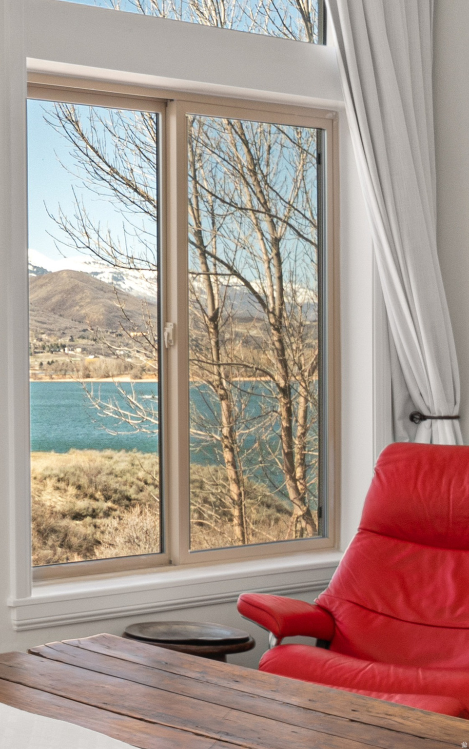 LAKESIDE VILLAGE - Residential