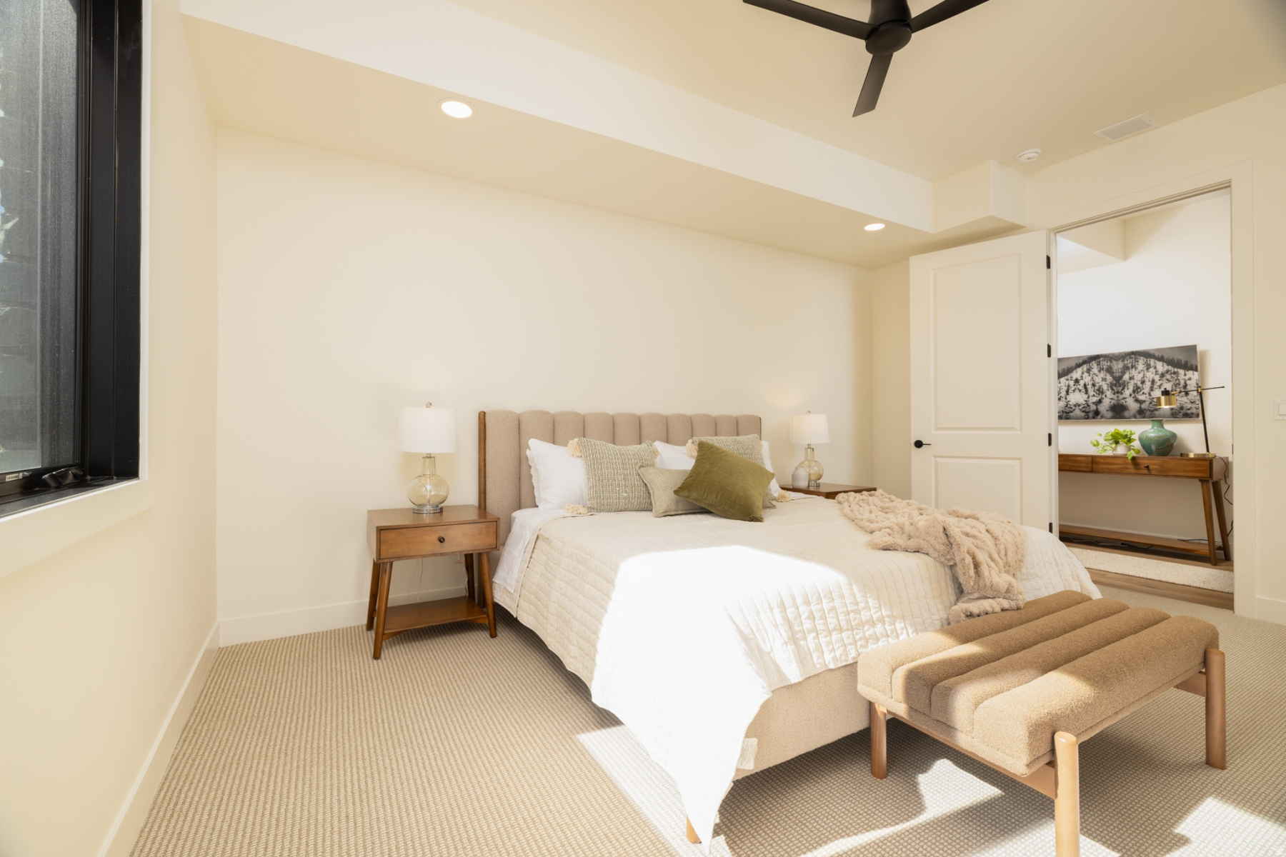 HIDEOUT CANYON - Residential