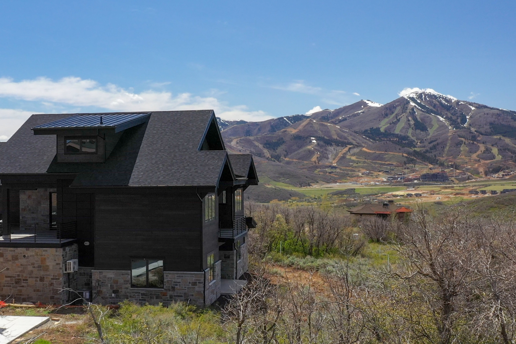 HIDEOUT CANYON - Residential