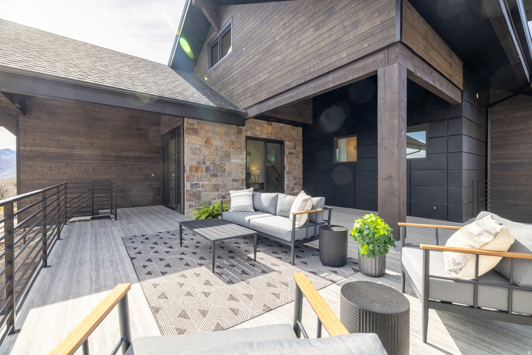 HIDEOUT CANYON - Residential