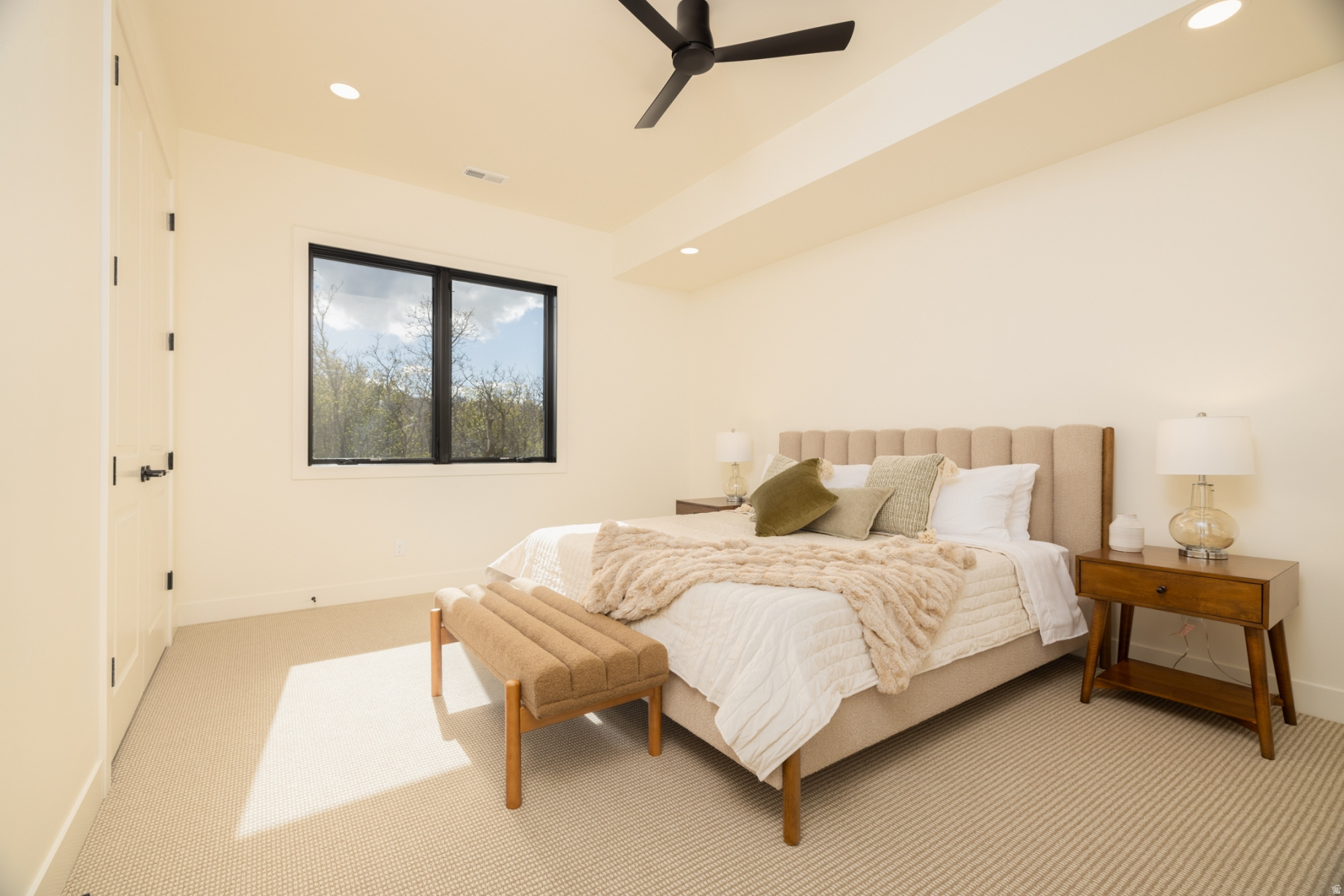 HIDEOUT CANYON - Residential