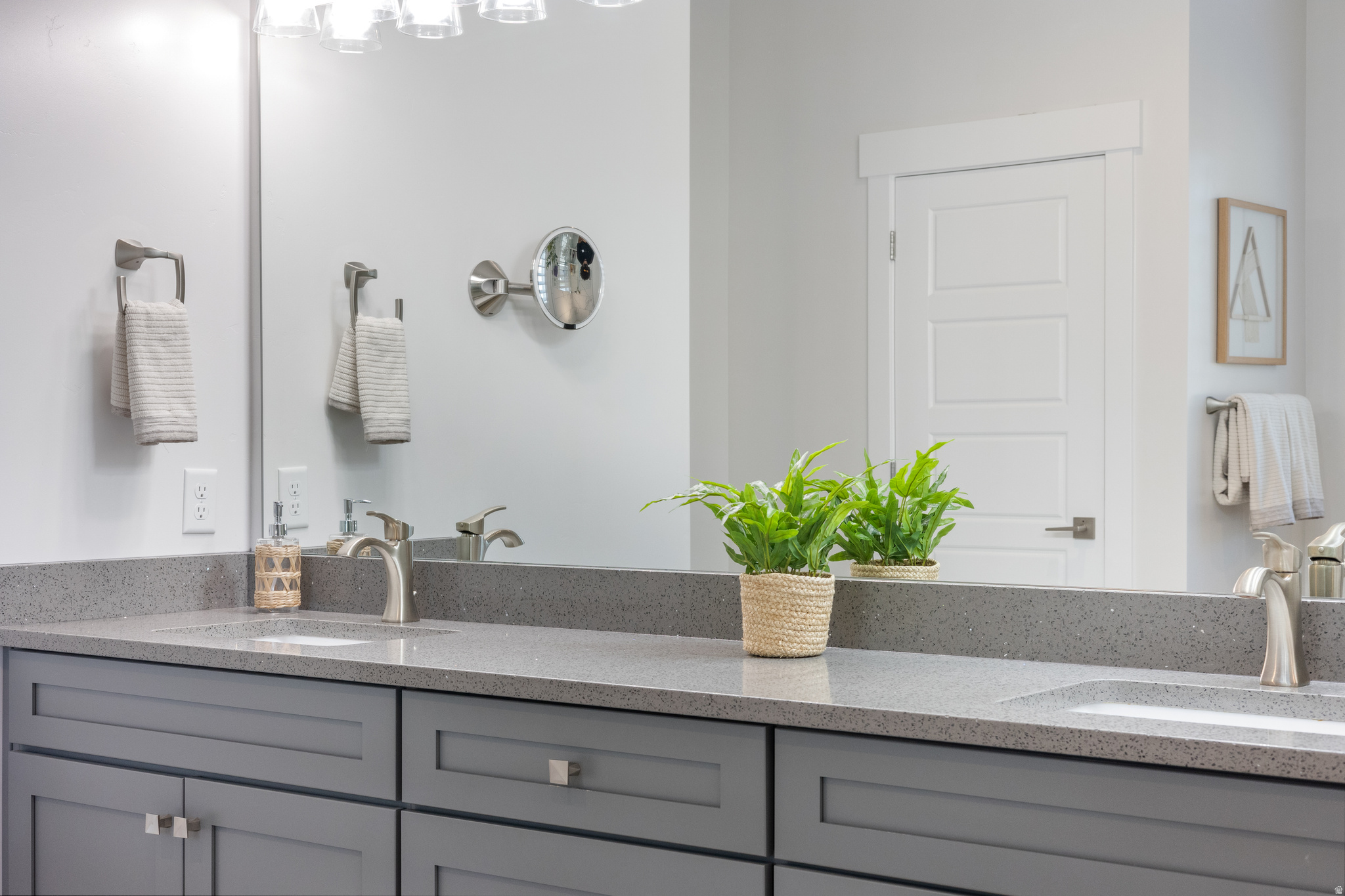 HIDDEN CANYON - Residential