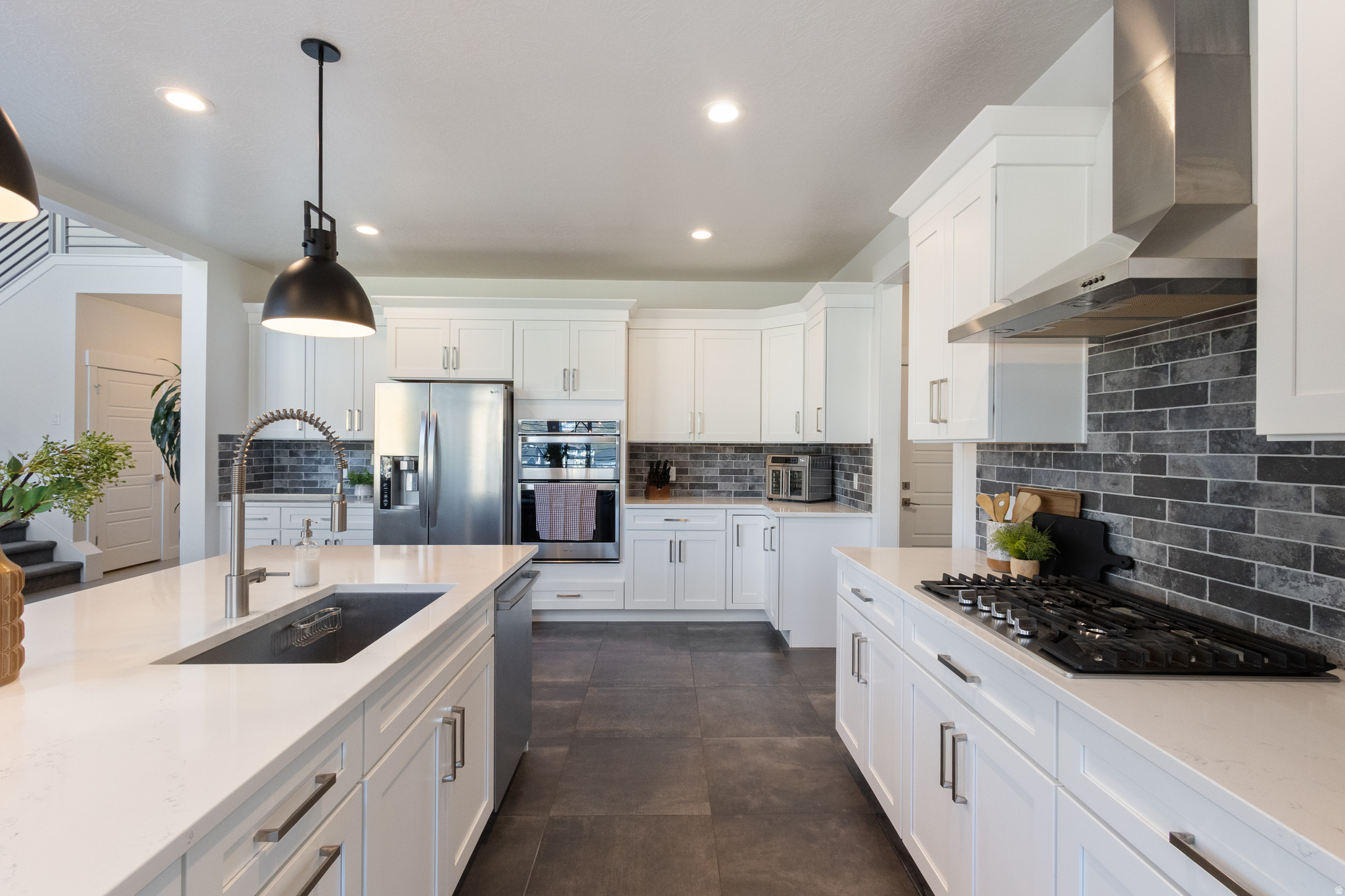 HIDDEN CANYON - Residential