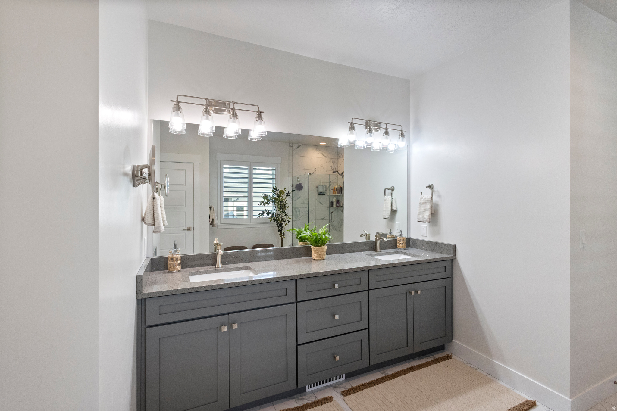 HIDDEN CANYON - Residential