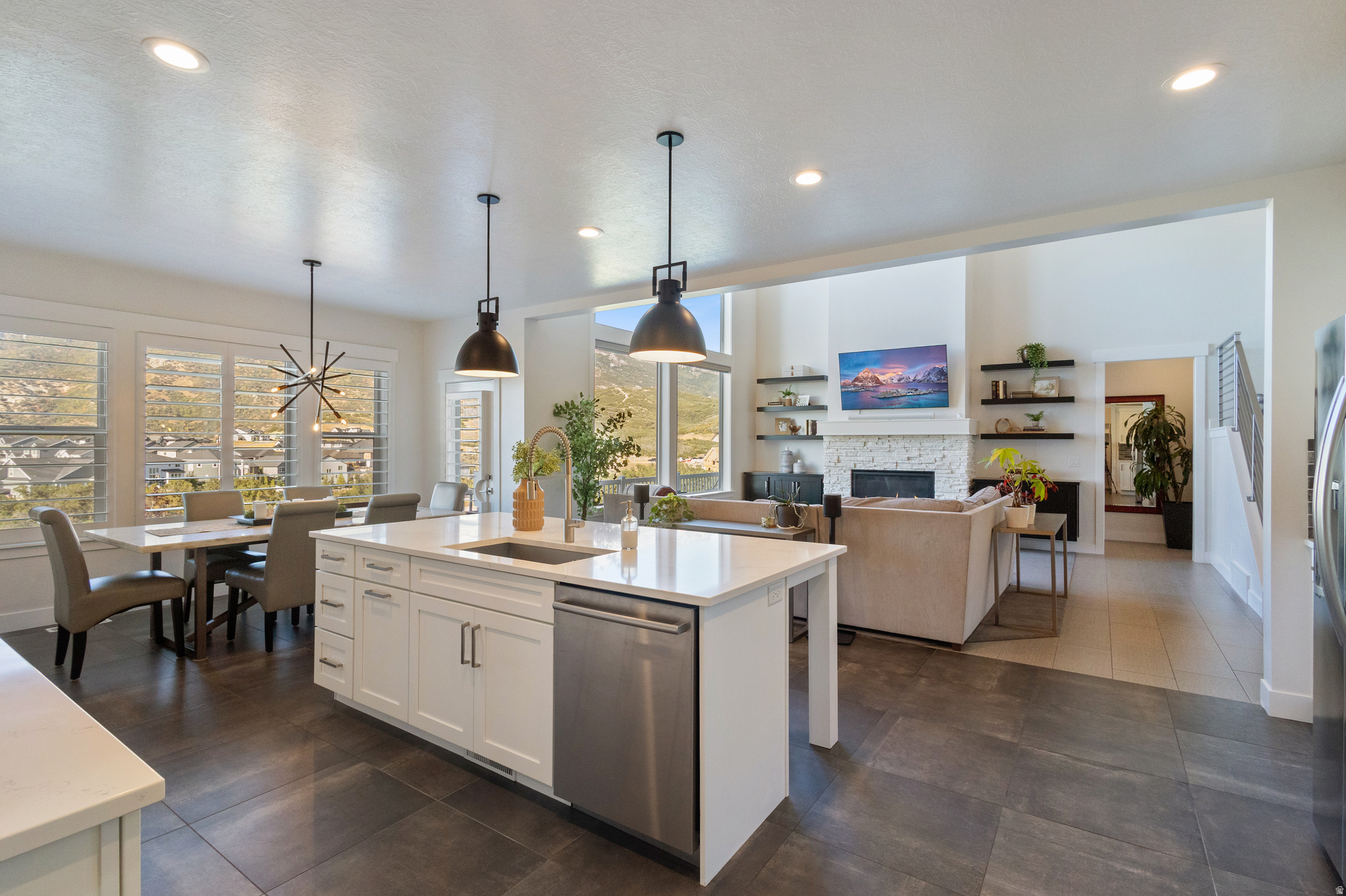 HIDDEN CANYON - Residential