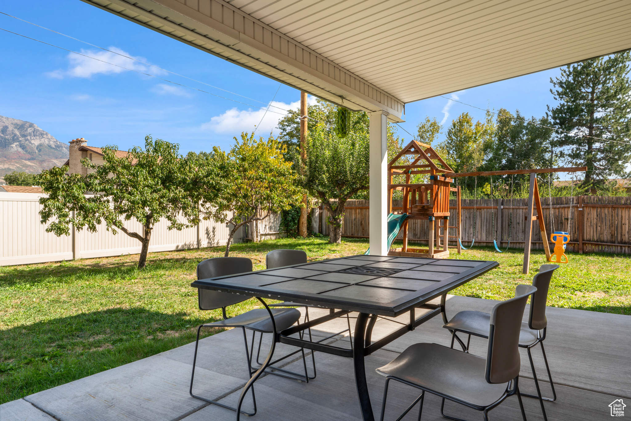 MOUNTAIN GREEN - Residential