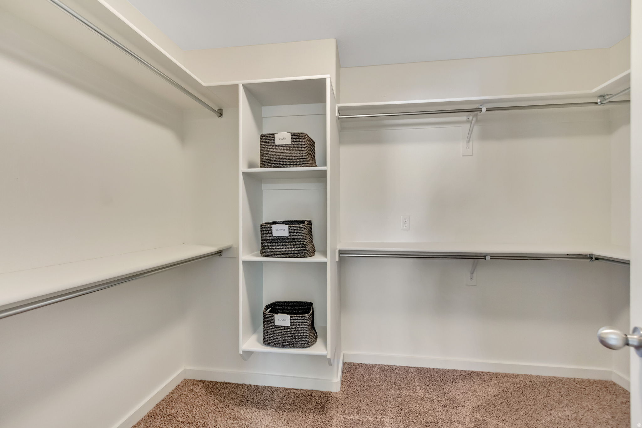 CRESTHAVEN VILLAGE T - Residential