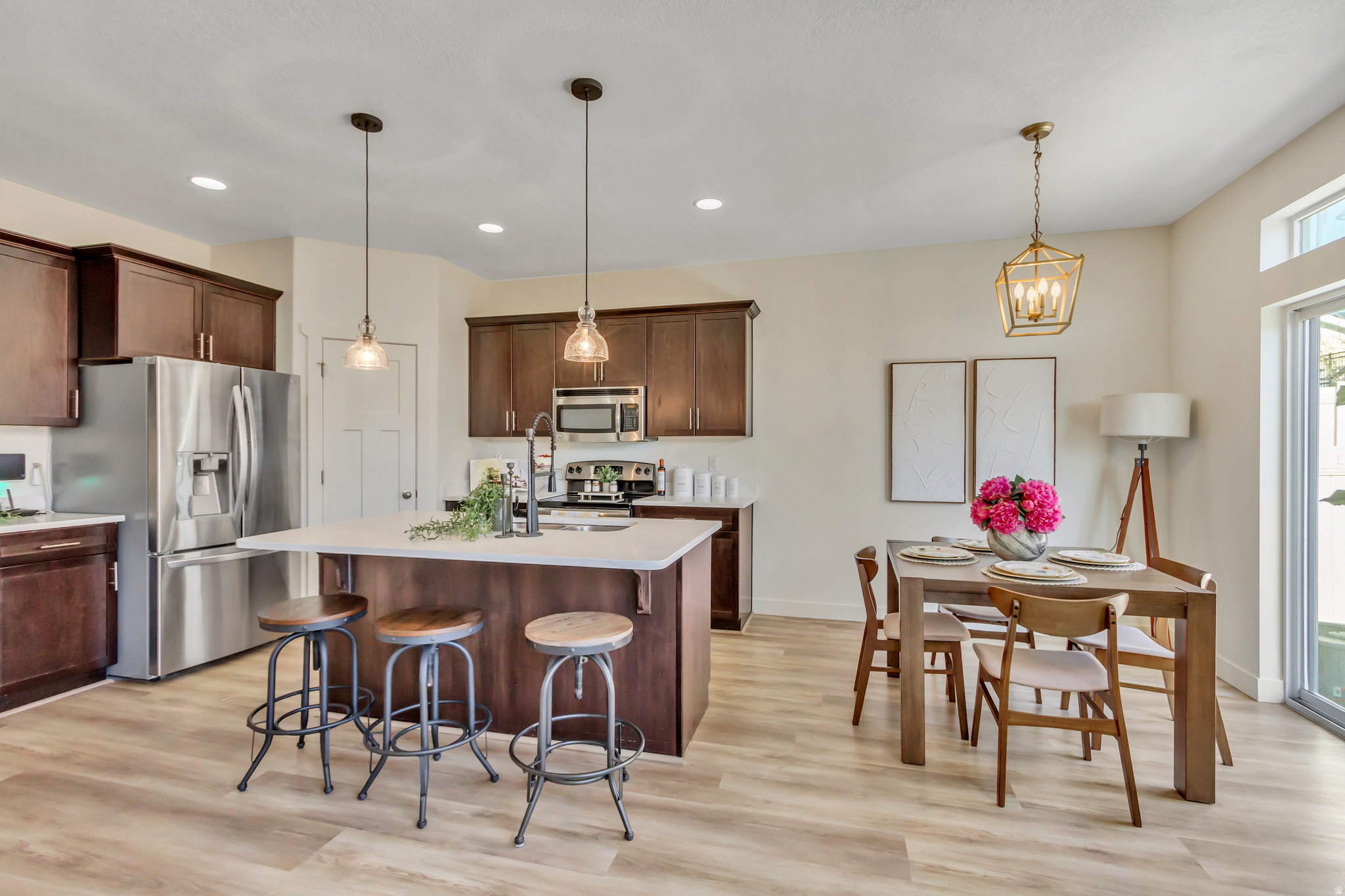 CRESTHAVEN VILLAGE T - Residential