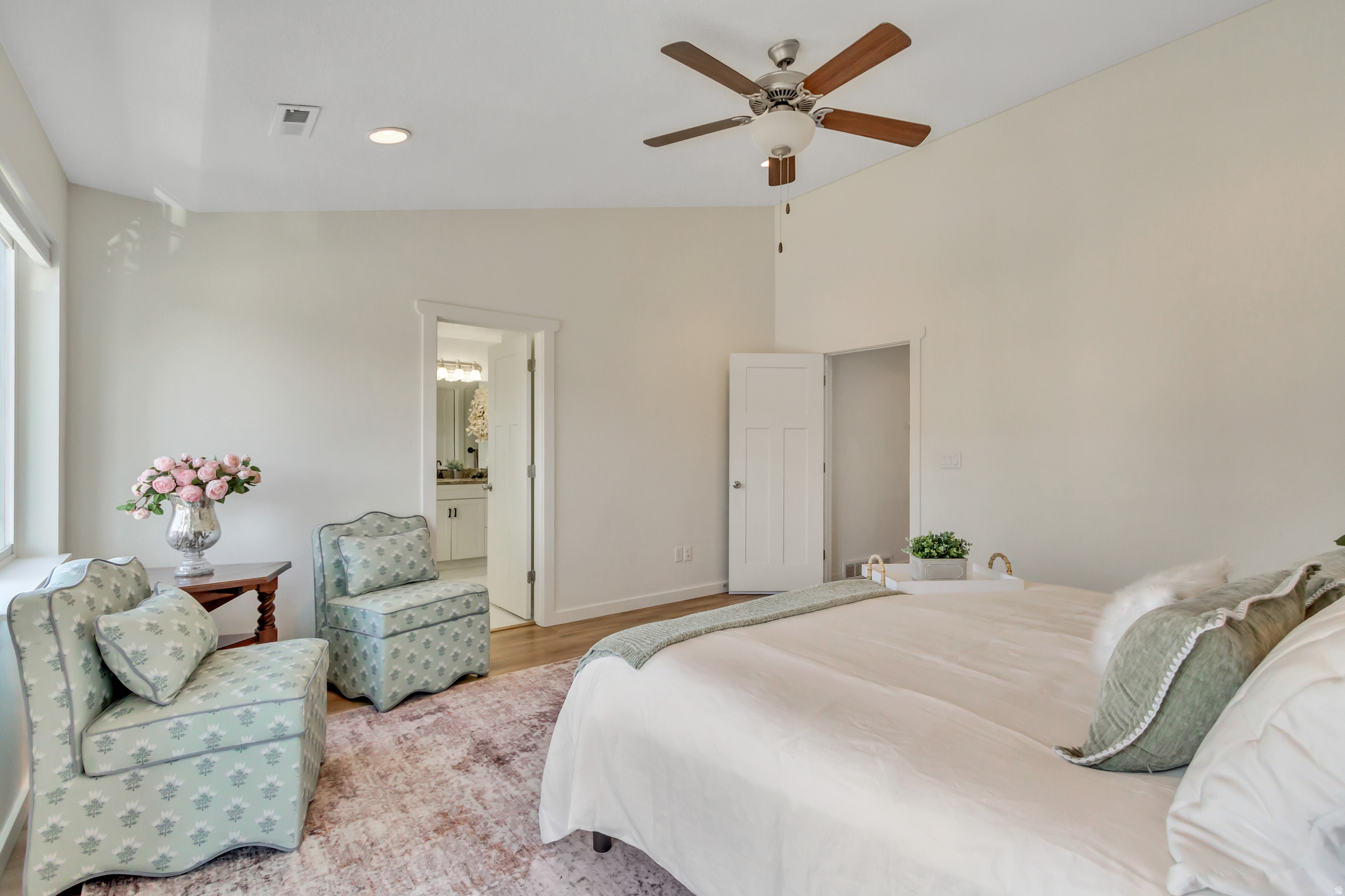 CRESTHAVEN VILLAGE T - Residential