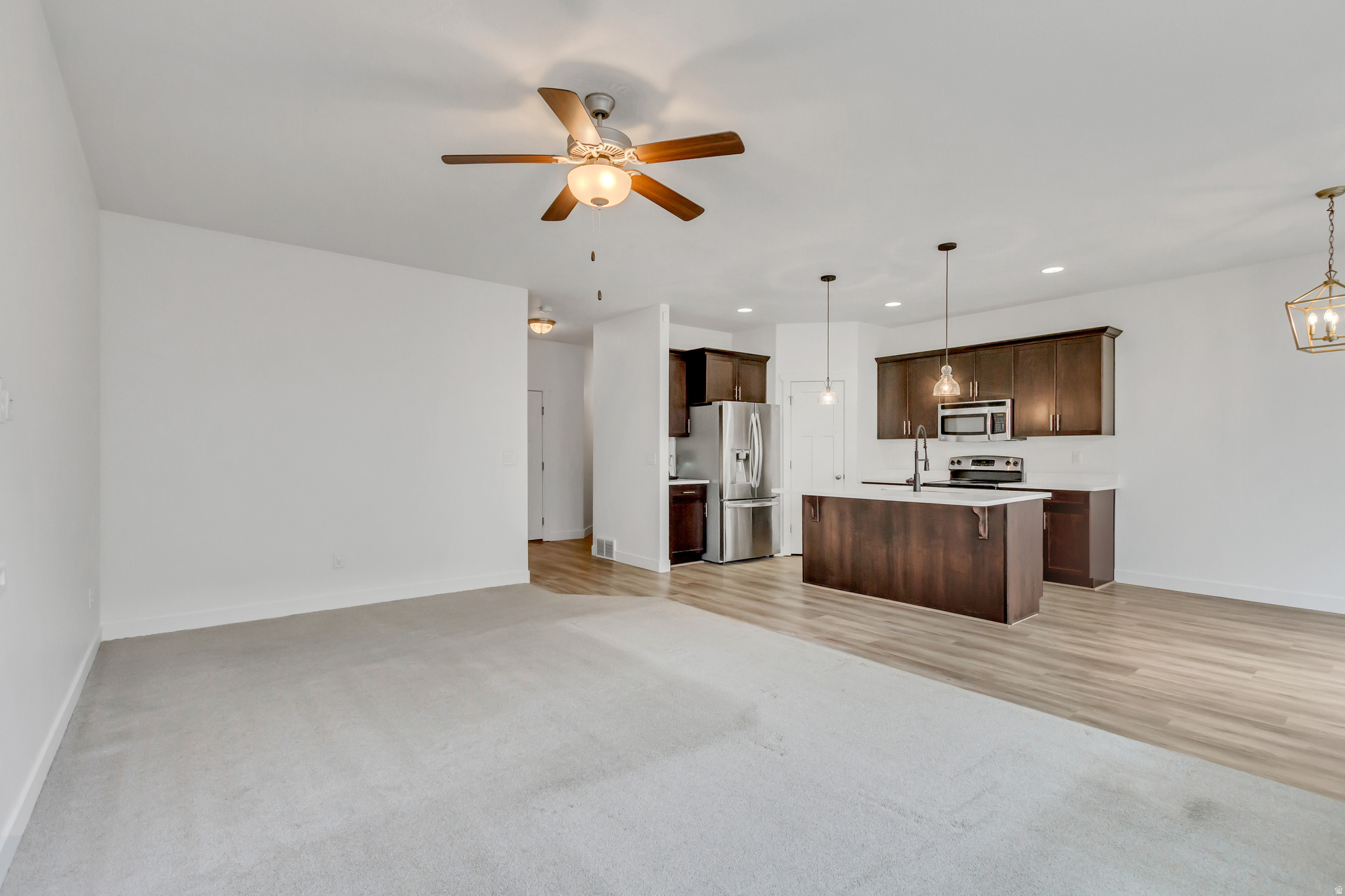 CRESTHAVEN VILLAGE T - Residential